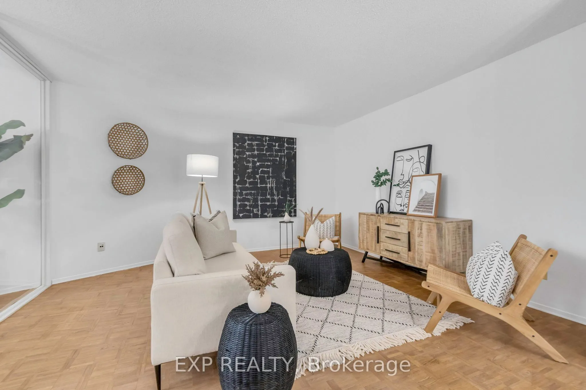 3700 Kaneff Crescent, #406