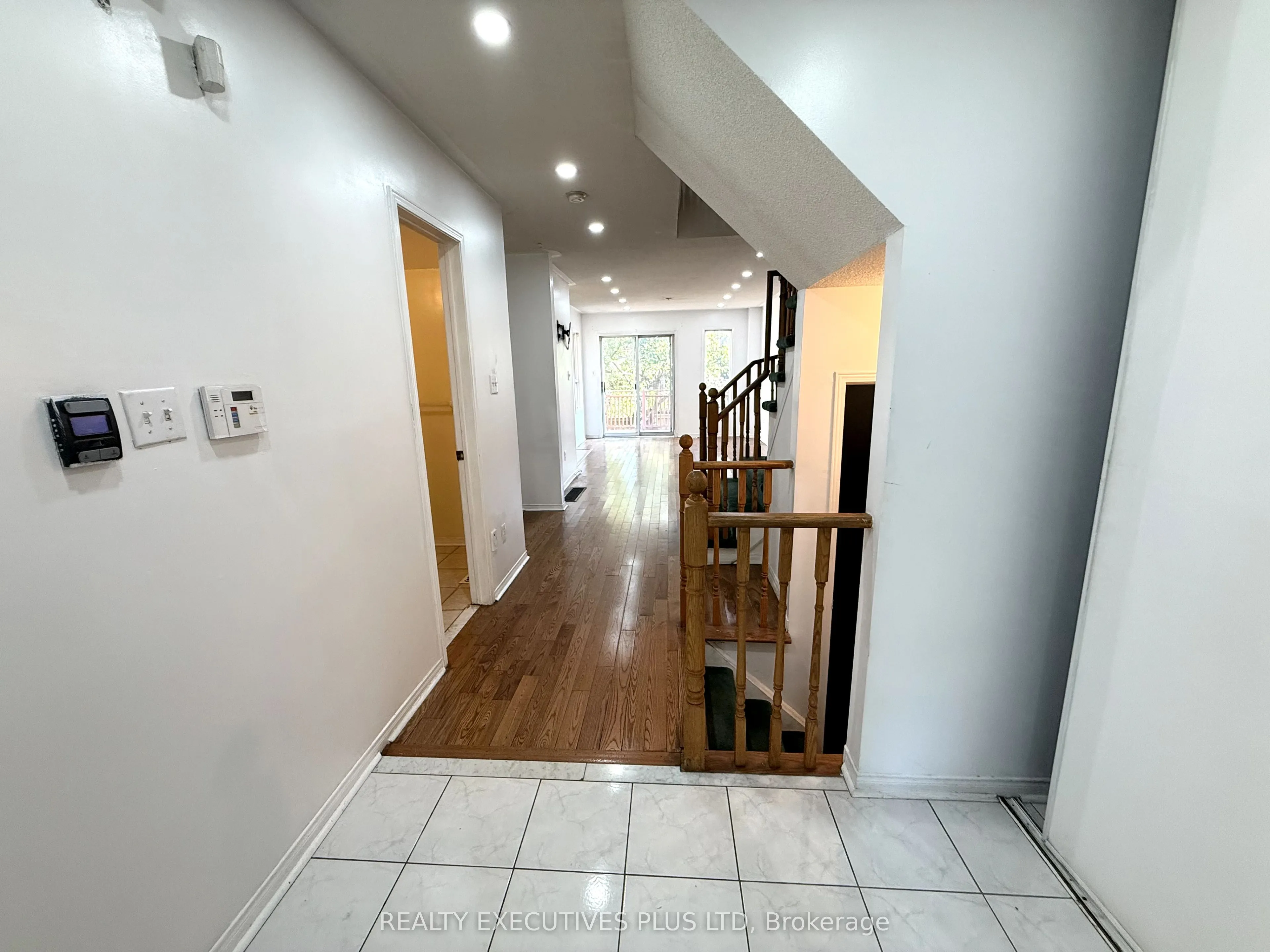 55 Ravenscliffe Court