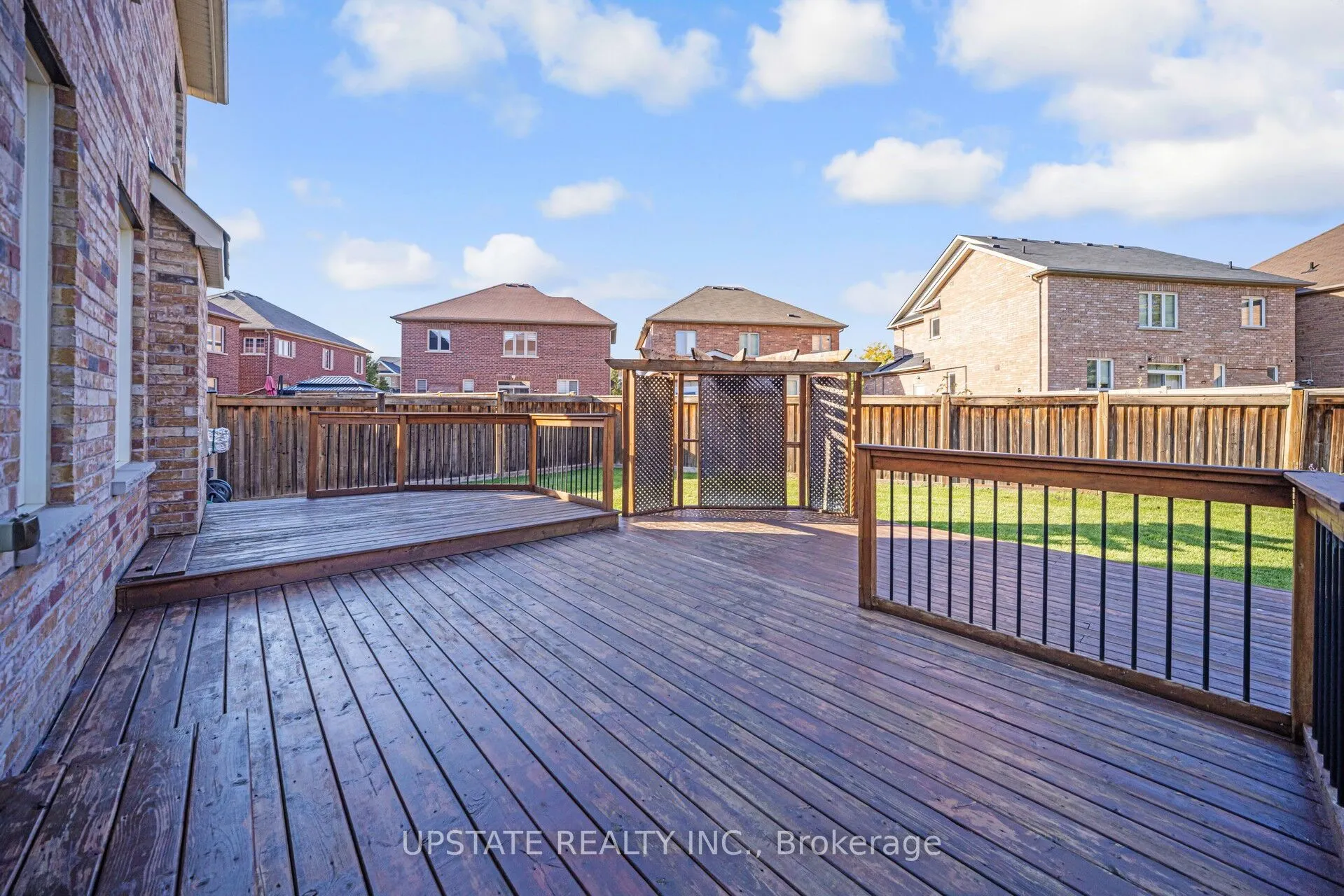 66 GEORGE ROBINSON Drive