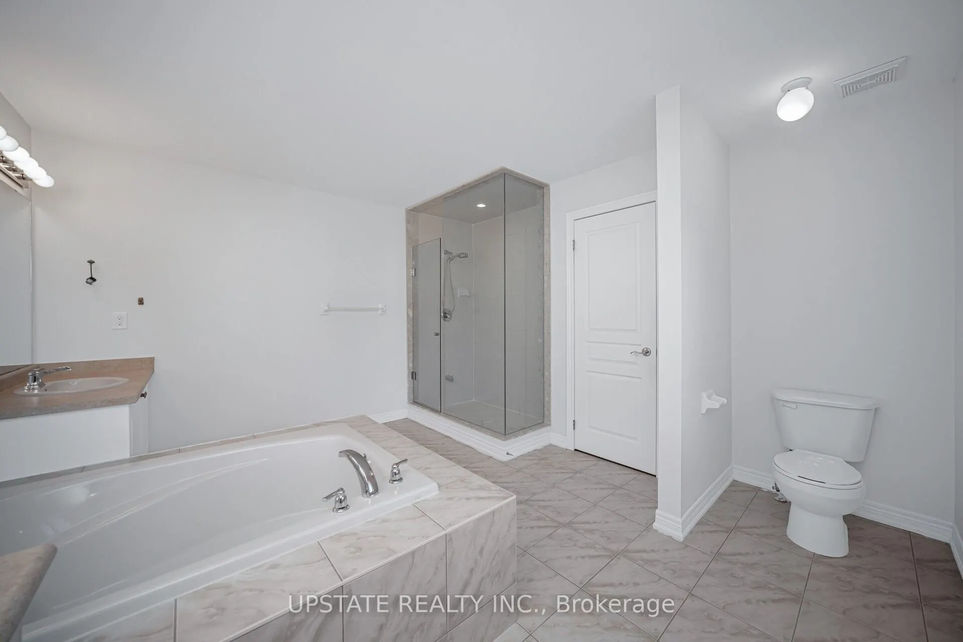 66 GEORGE ROBINSON Drive