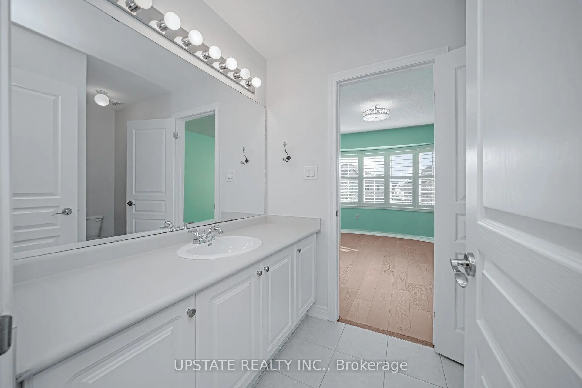 66 GEORGE ROBINSON Drive