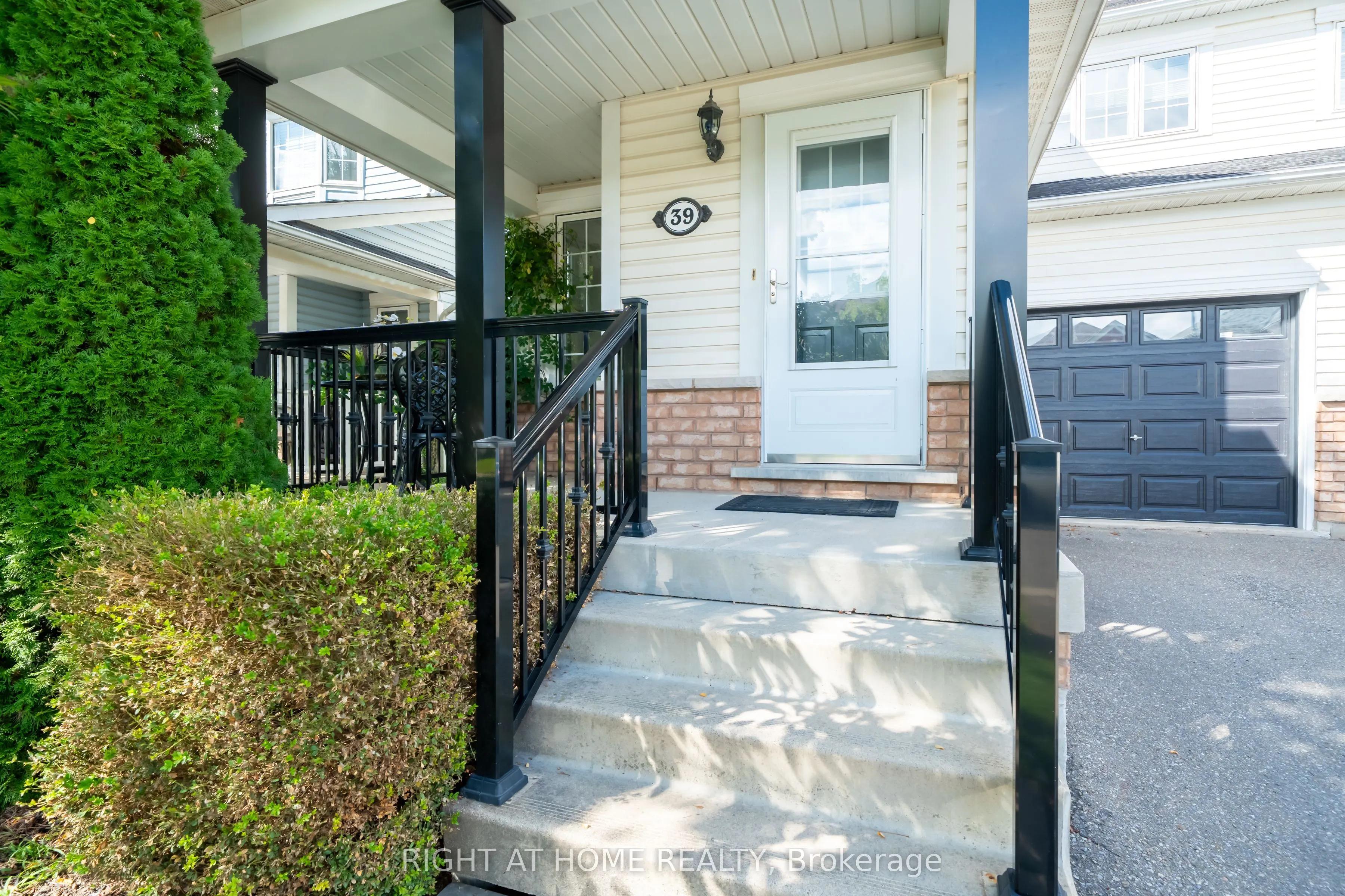 39 Viceroy Crescent