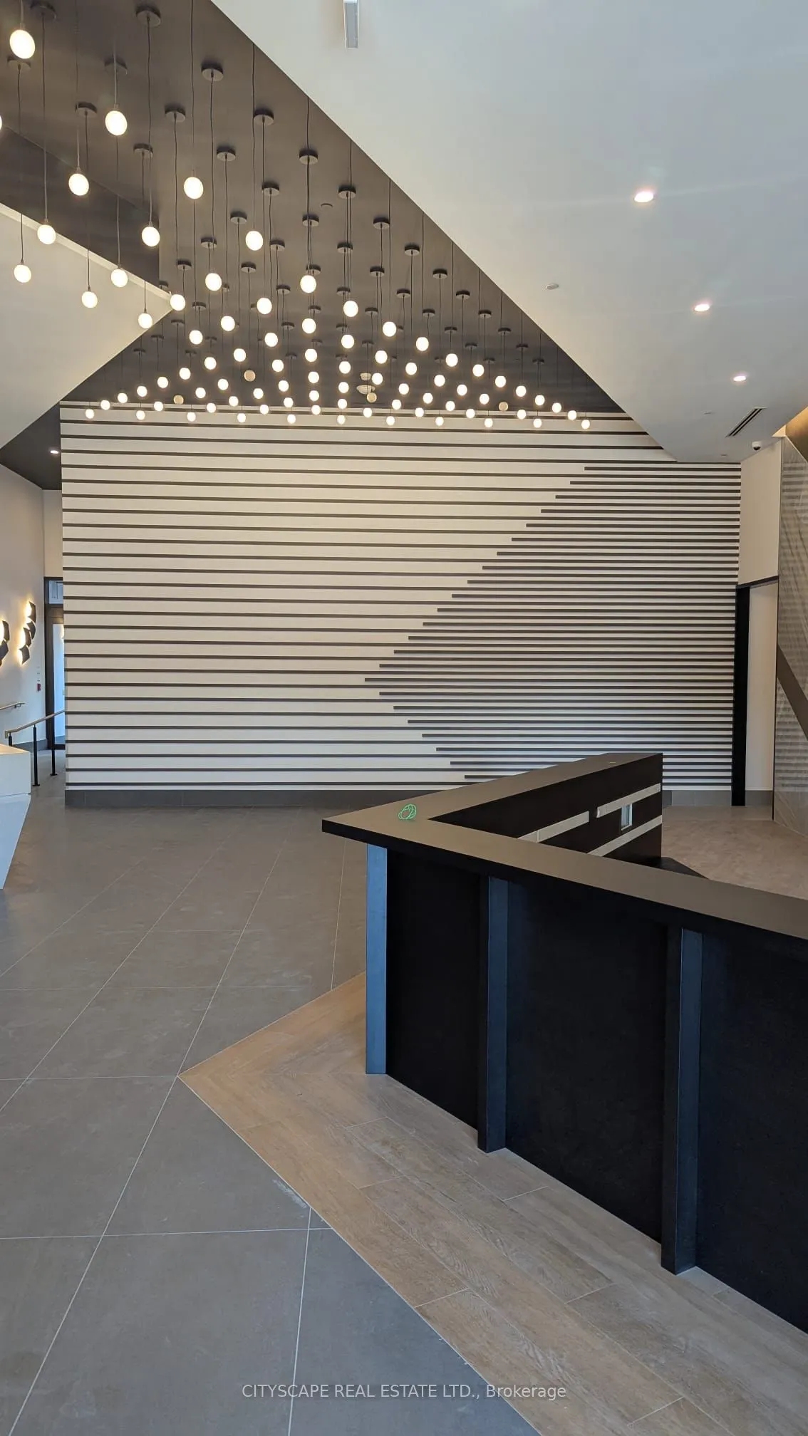 1037 Queensway, #209