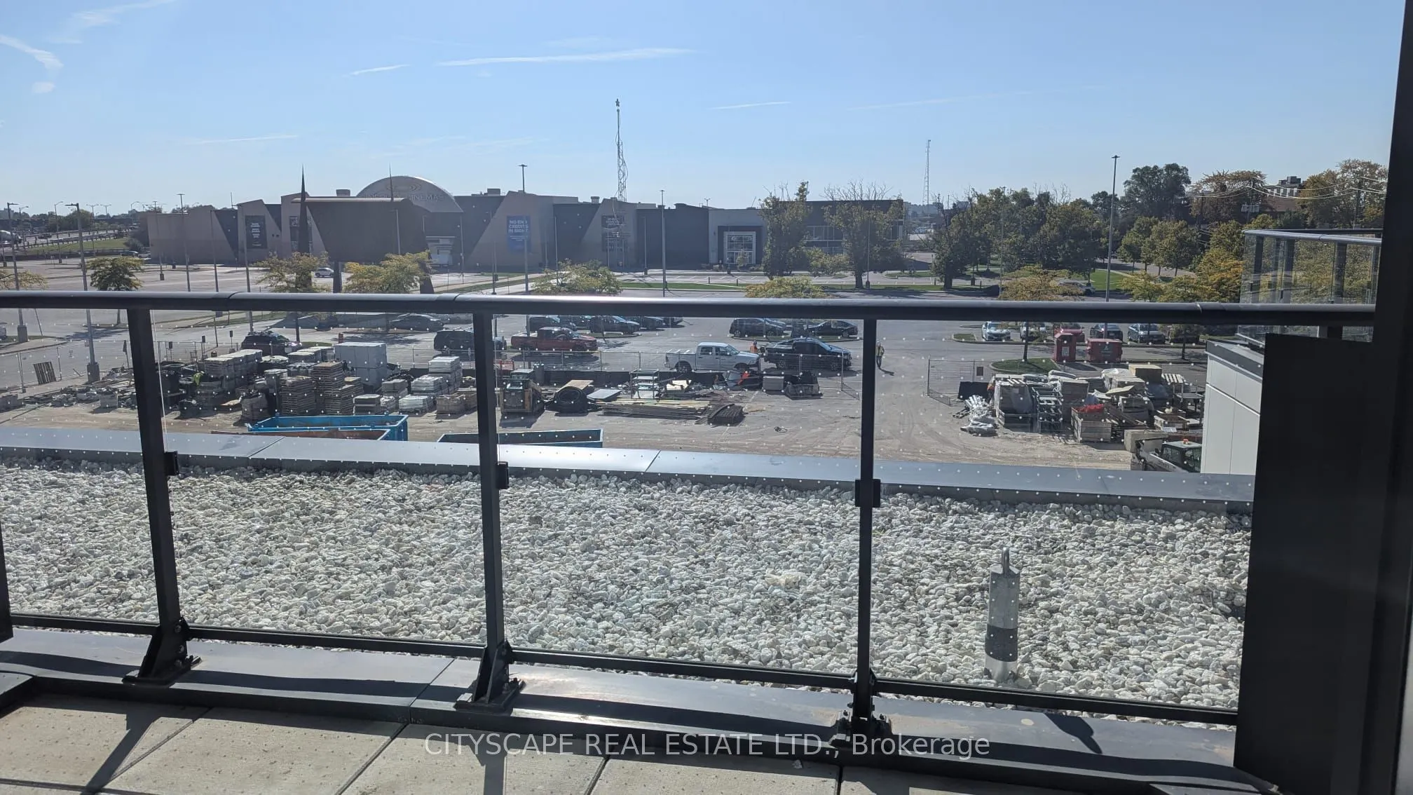1037 Queensway, #209