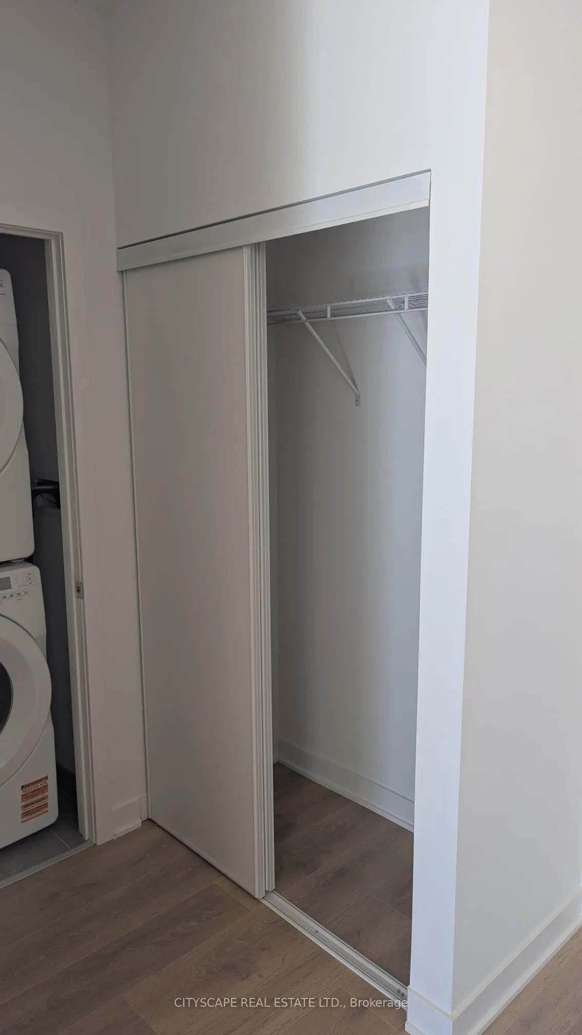 1037 Queensway, #209