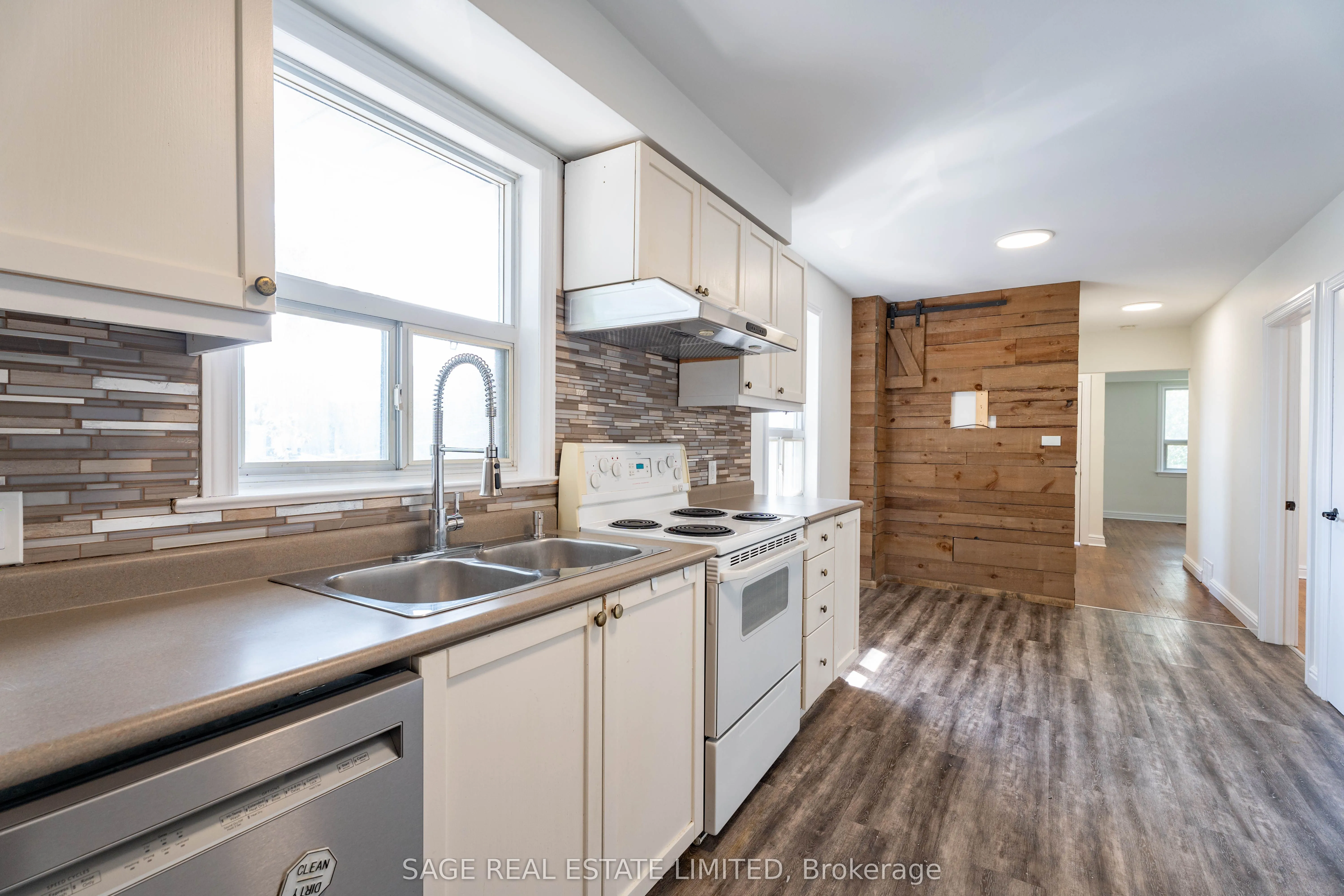 16 Simpson Avenue, #3