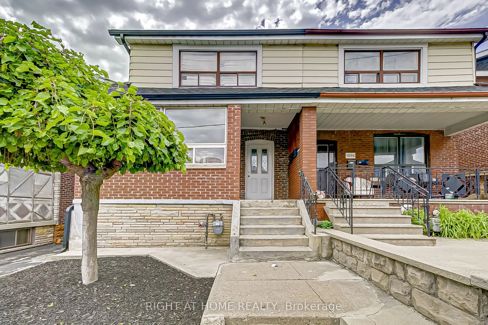 1994 Dufferin Street