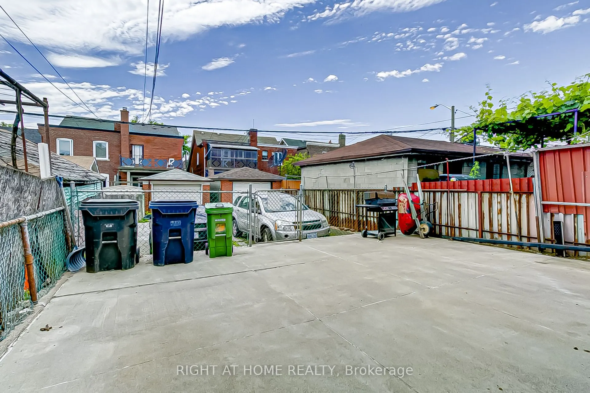 1994 Dufferin Street