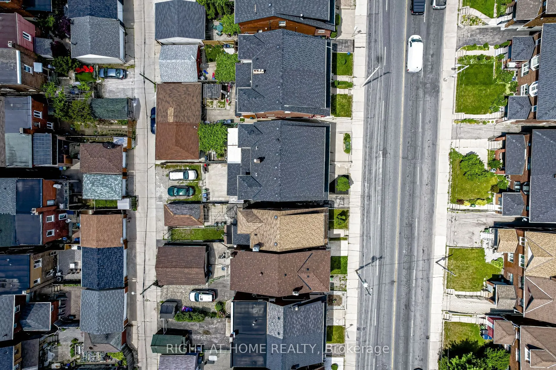 1994 Dufferin Street