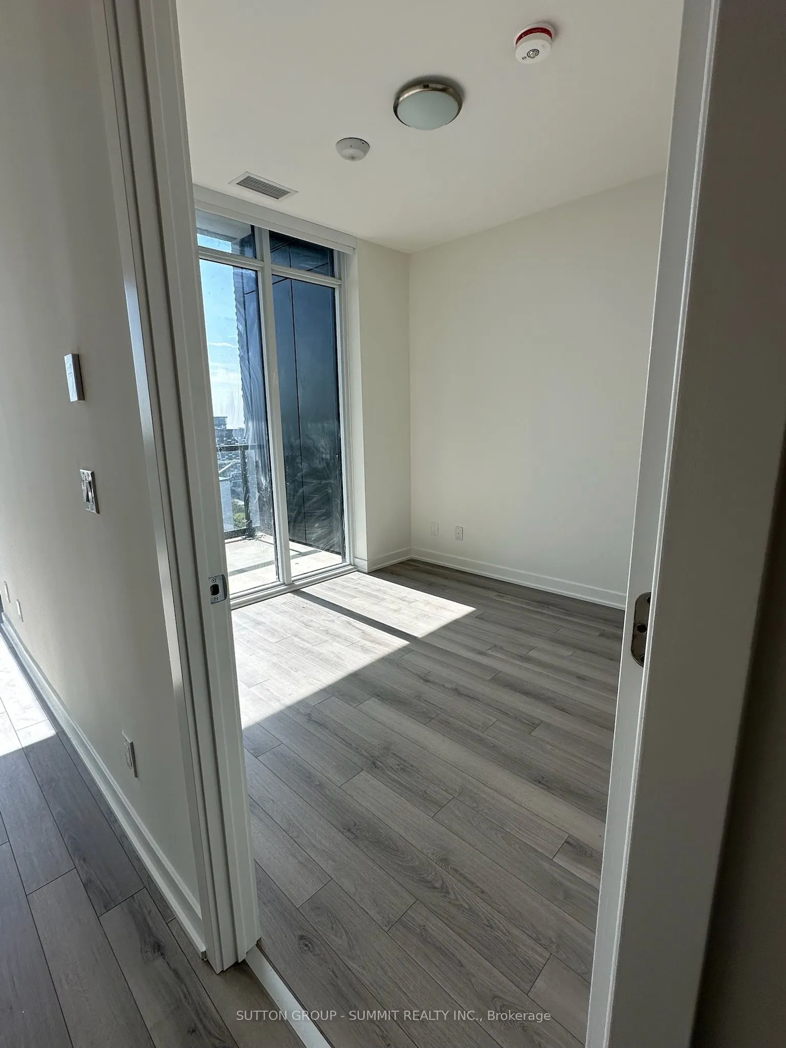 3079 Trafalgar Road, #2011