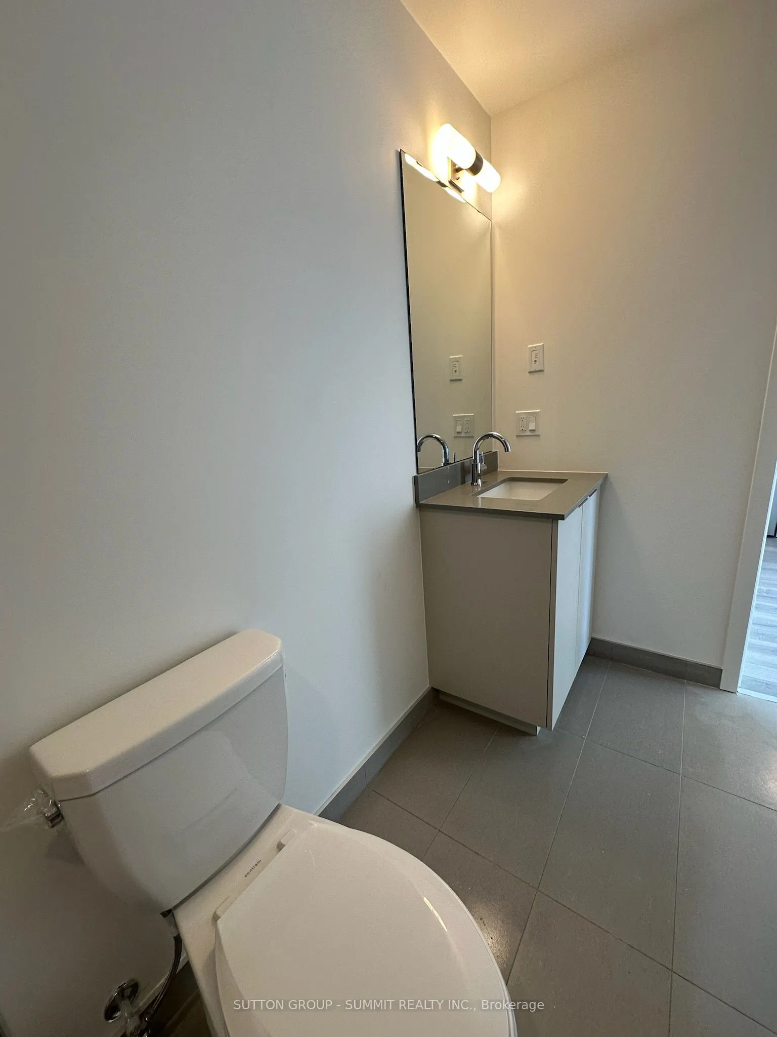 3079 Trafalgar Road, #2011