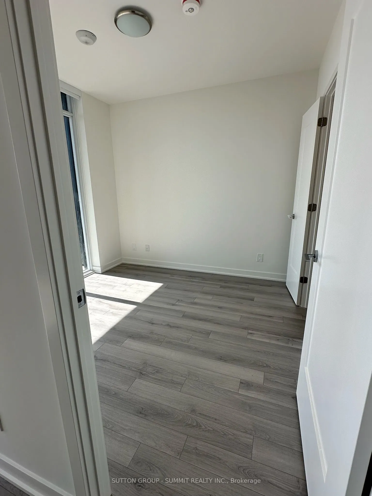 3079 Trafalgar Road, #2011