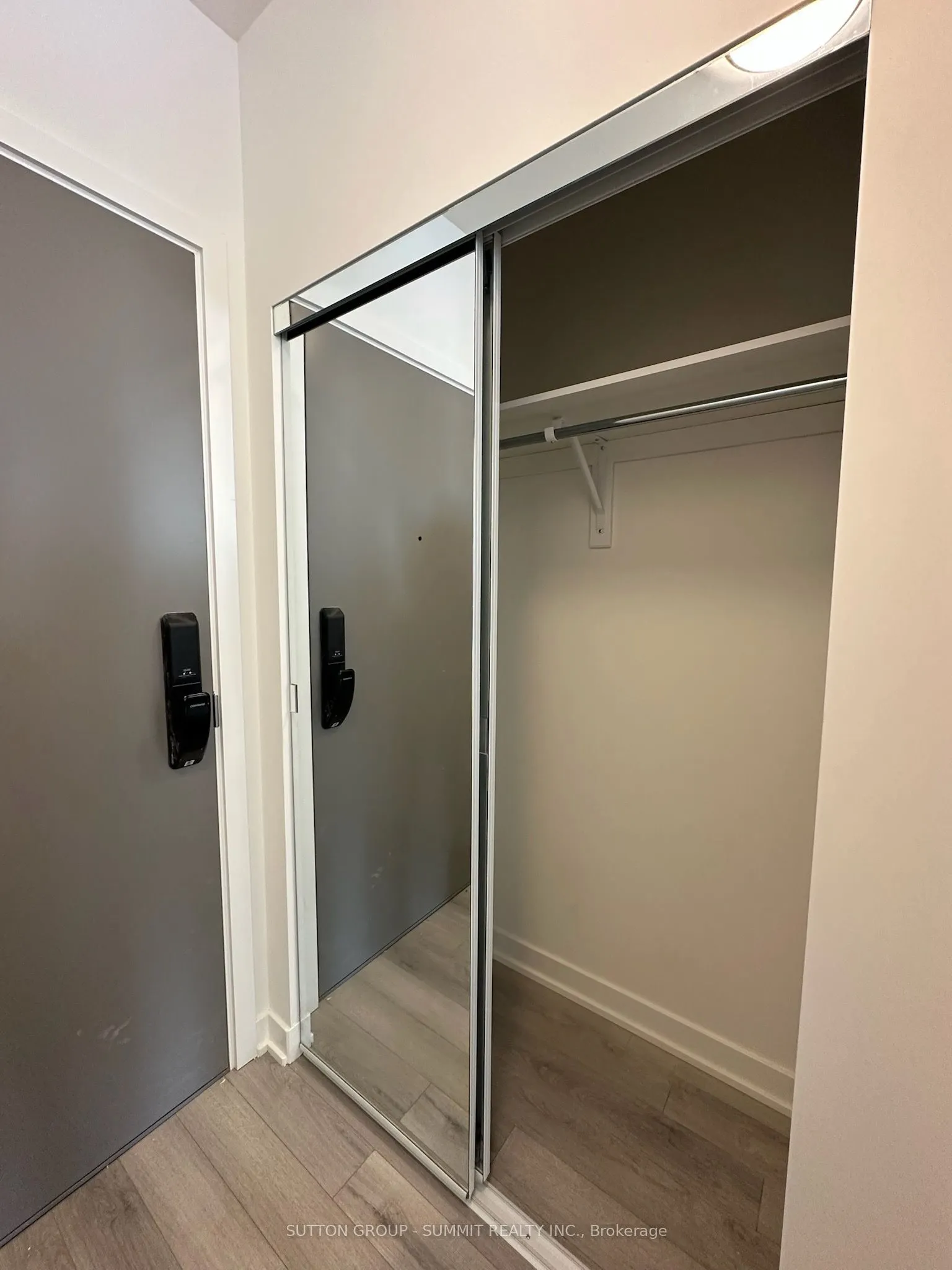 3079 Trafalgar Road, #2011