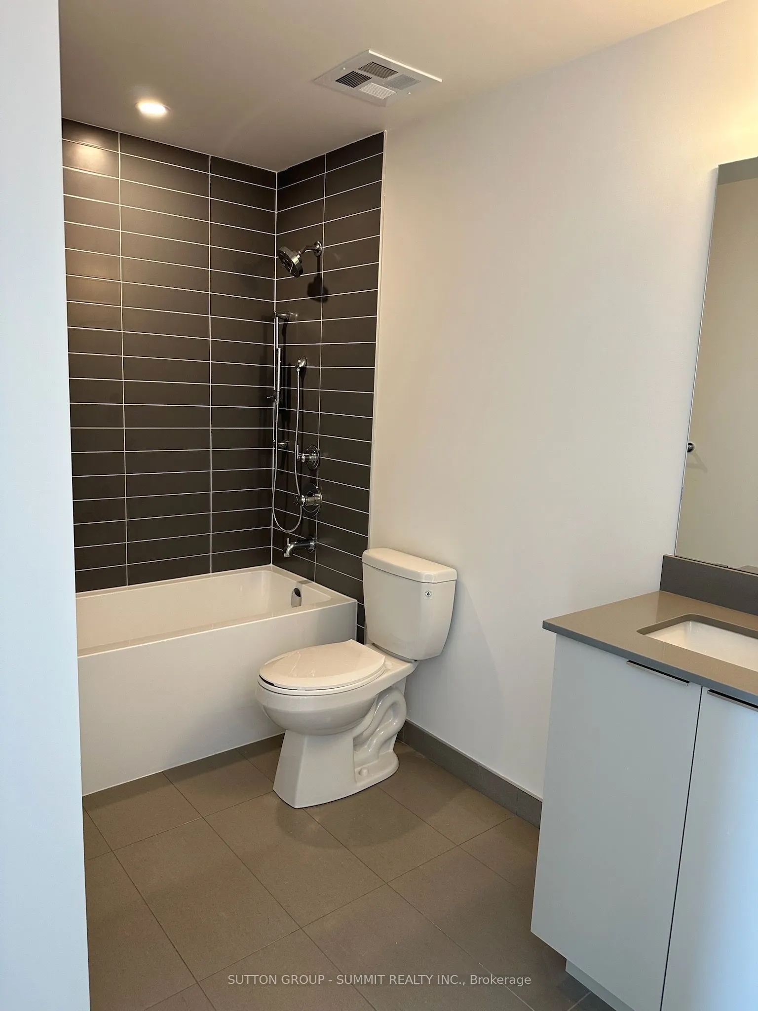 3079 Trafalgar Road, #2011