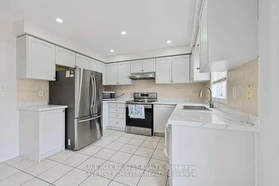 21 Riverplace Crescent