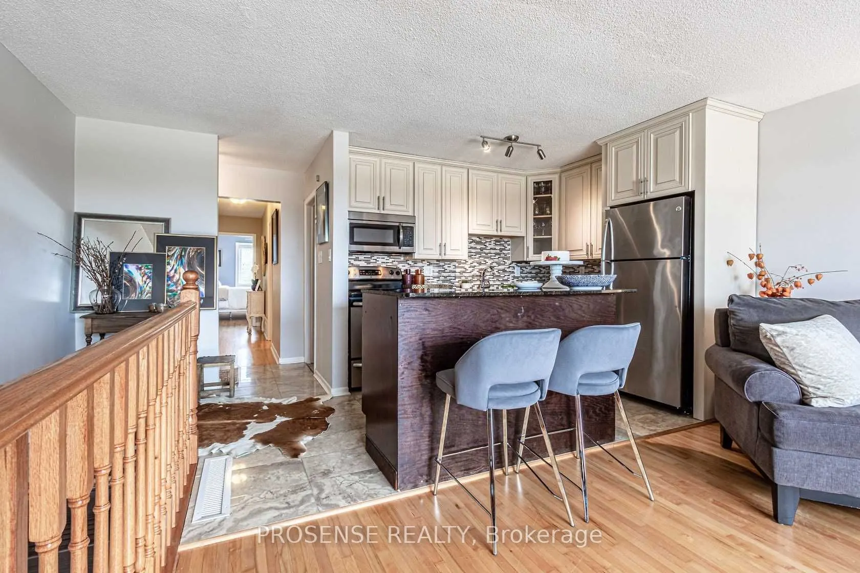 5168 Dundas Street W