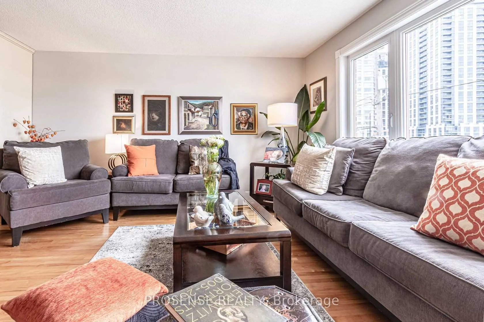 5168 Dundas Street W