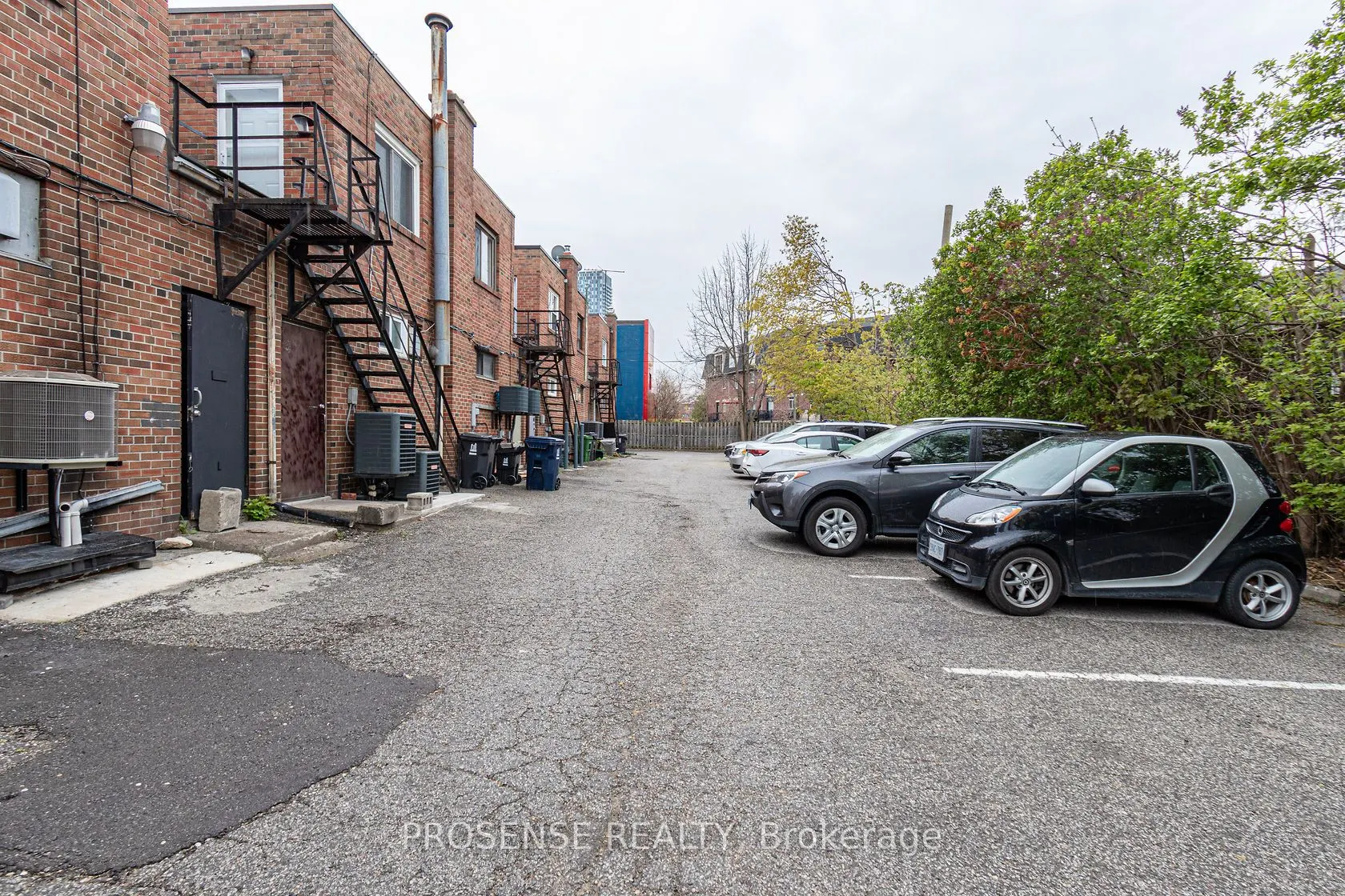 5168 Dundas Street W