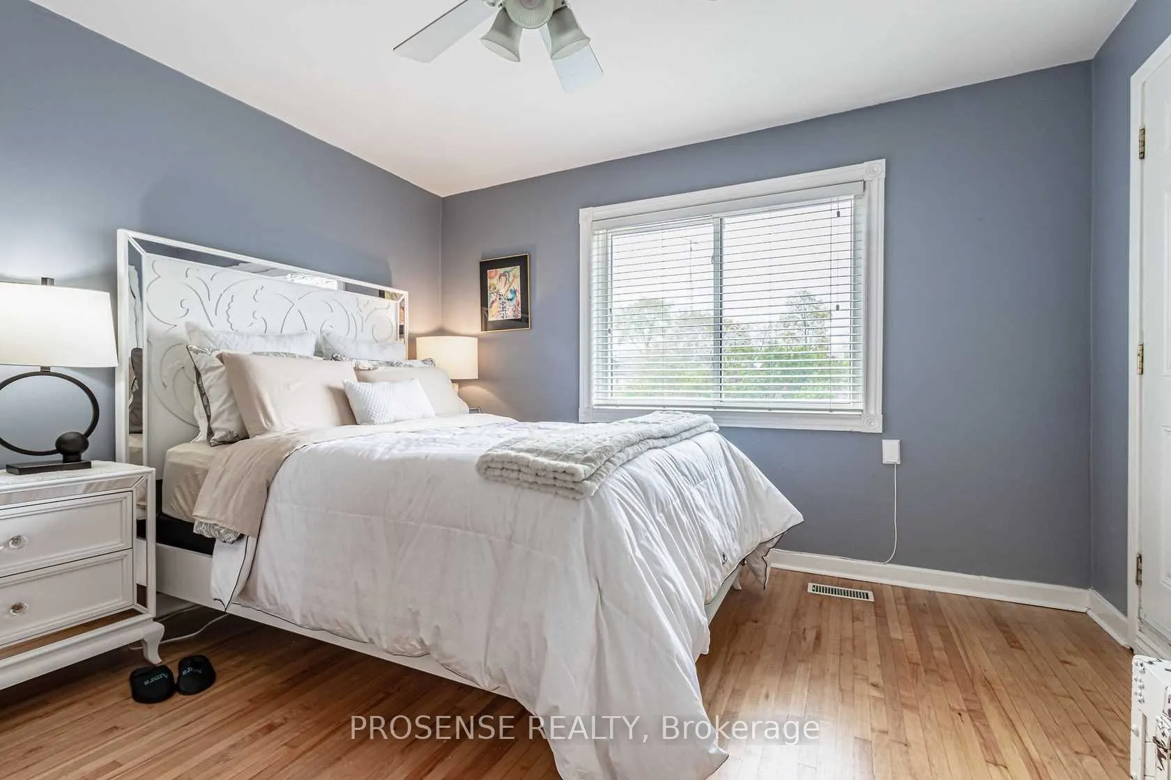 5168 Dundas Street W