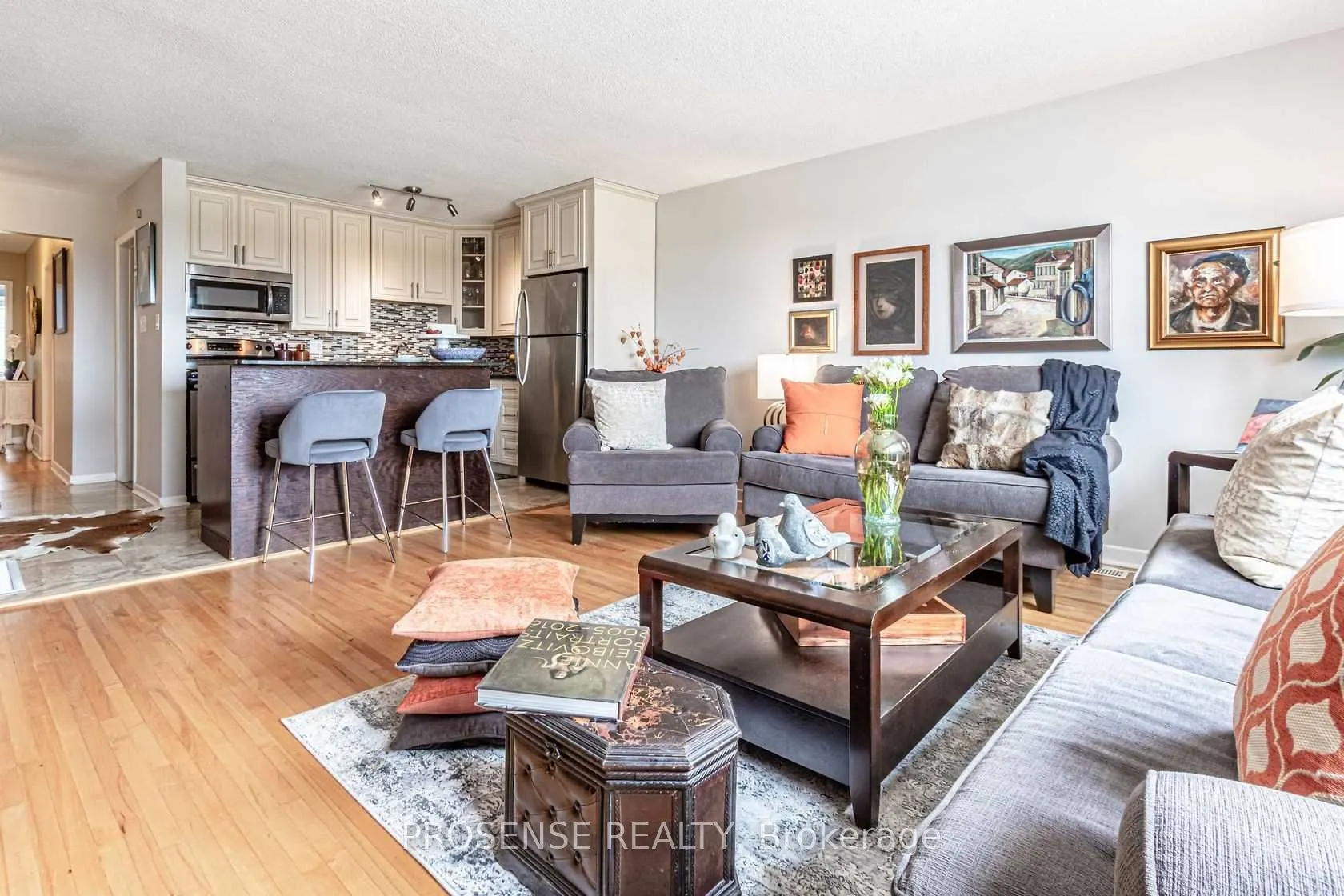 5168 Dundas Street W