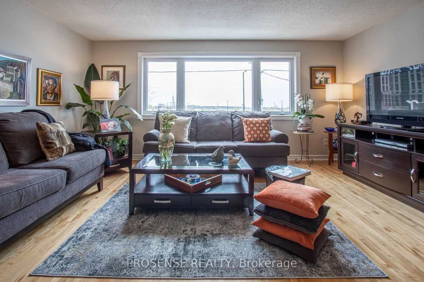 5168 Dundas Street W