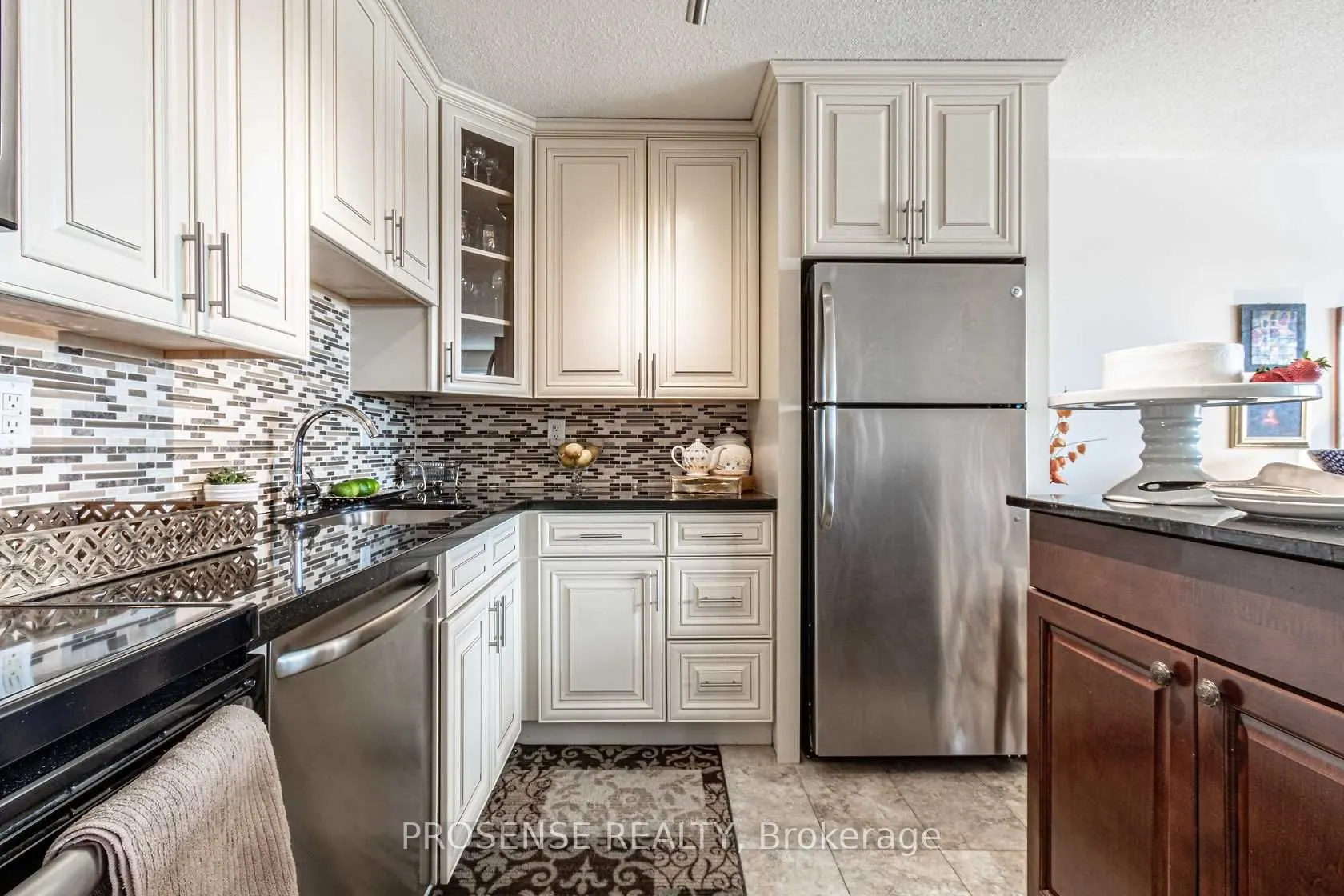5168 Dundas Street W