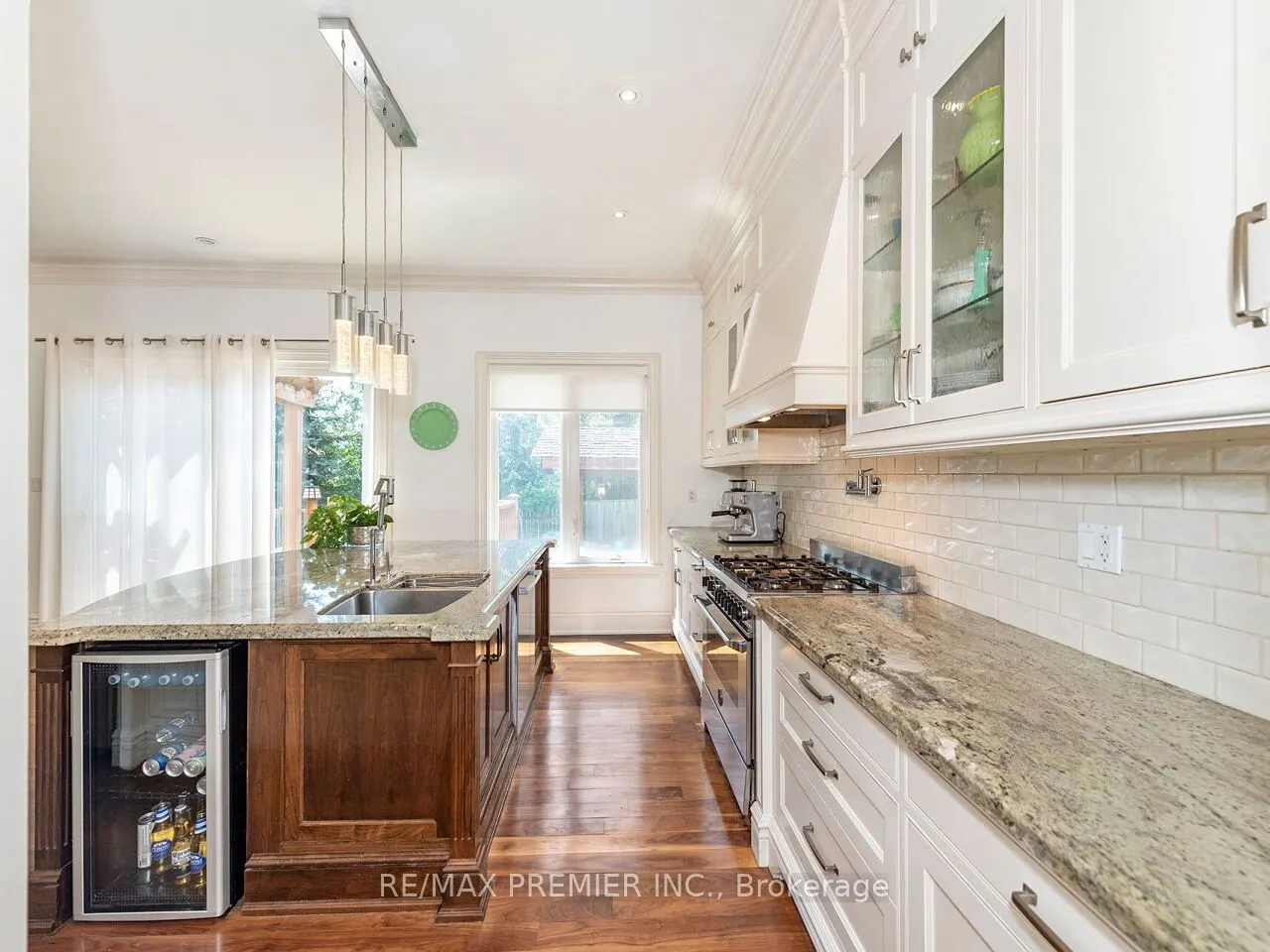 35 Yorkdale Crescent
