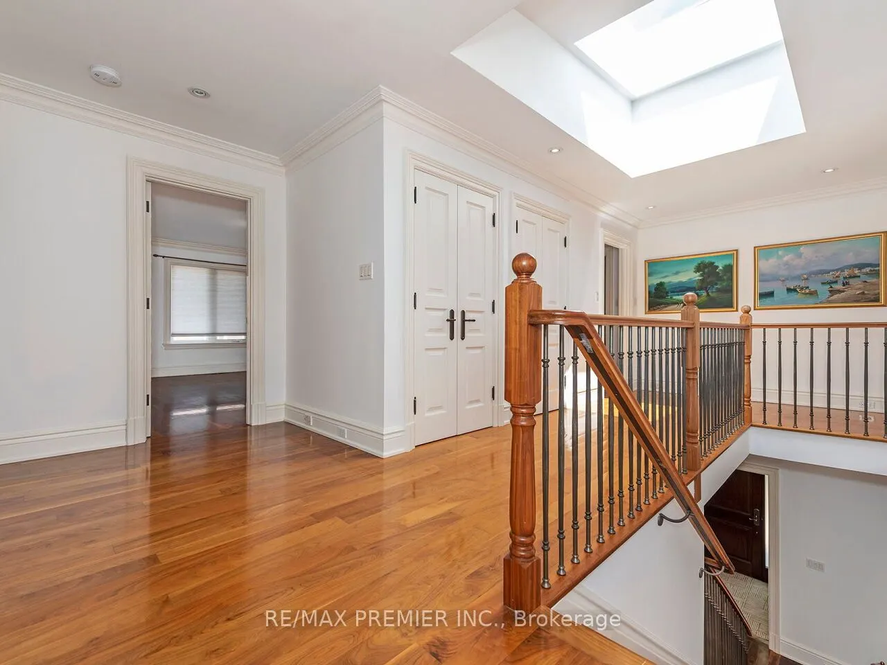 35 Yorkdale Crescent