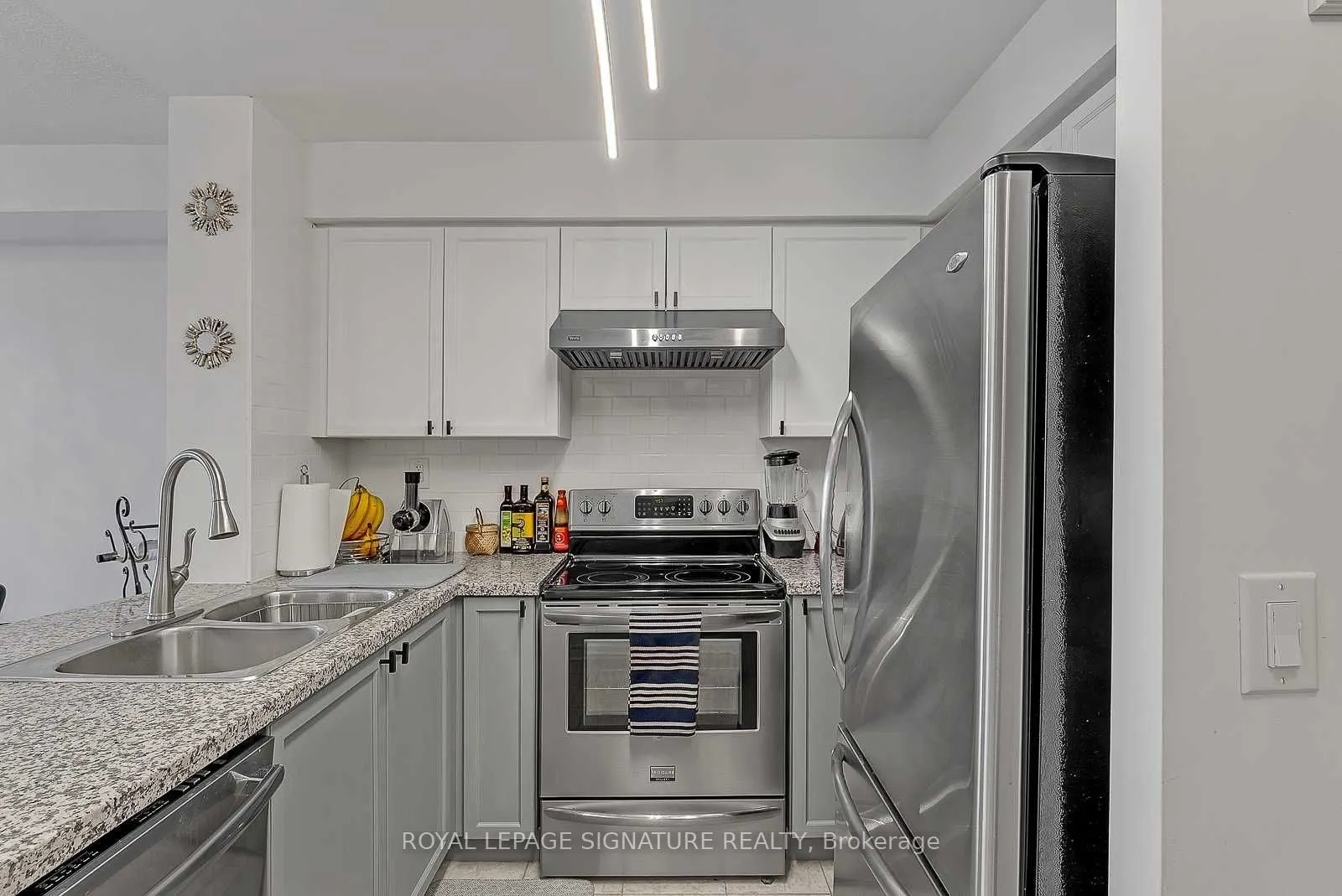 5 Michael Power Place, #1401