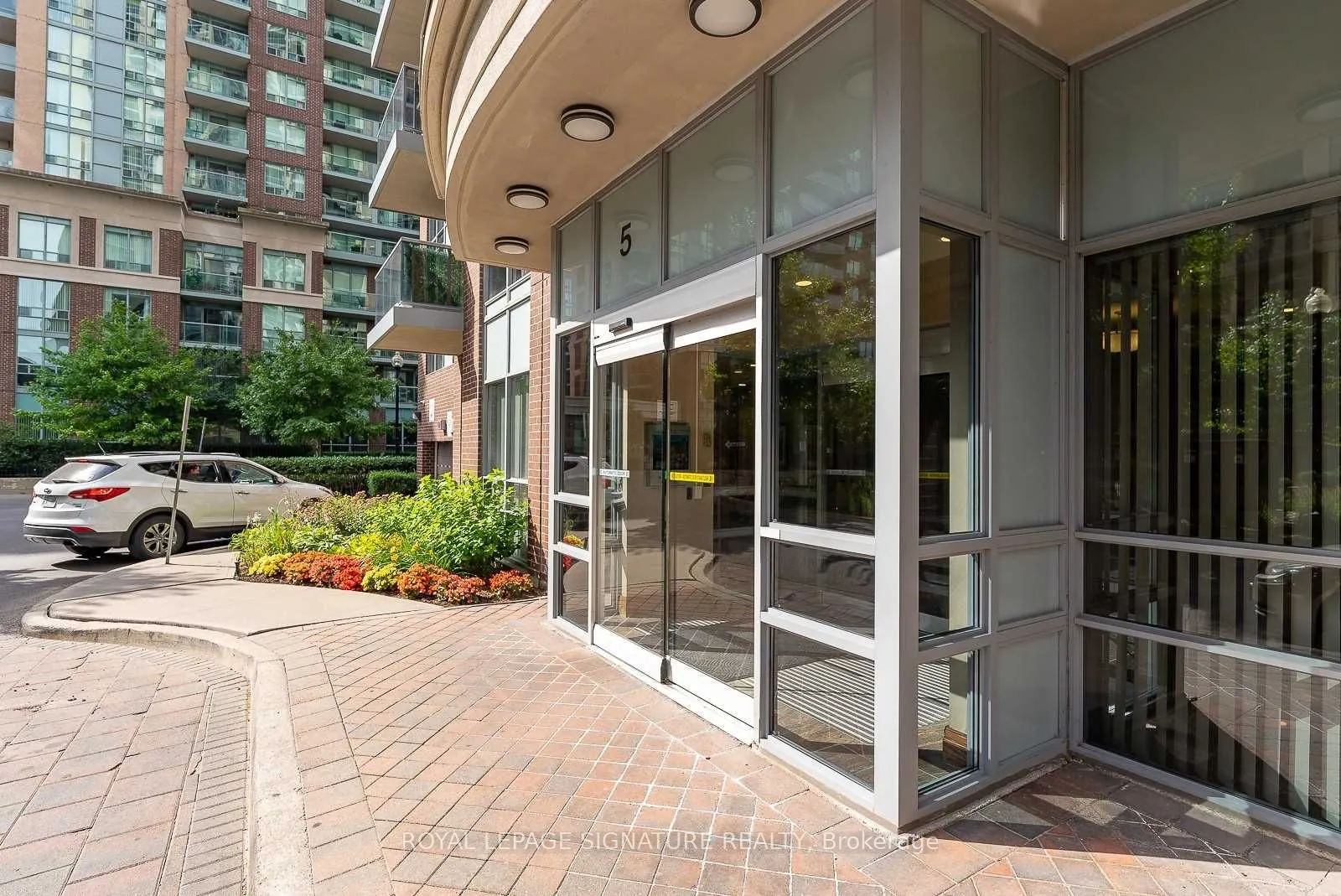 5 Michael Power Place, #1401