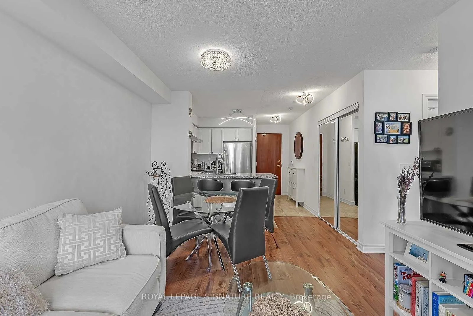 5 Michael Power Place, #1401