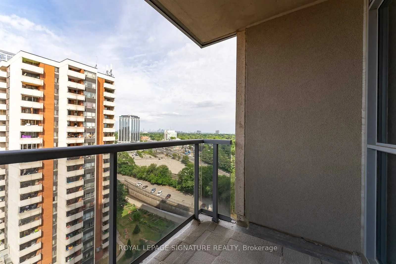 5 Michael Power Place, #1401