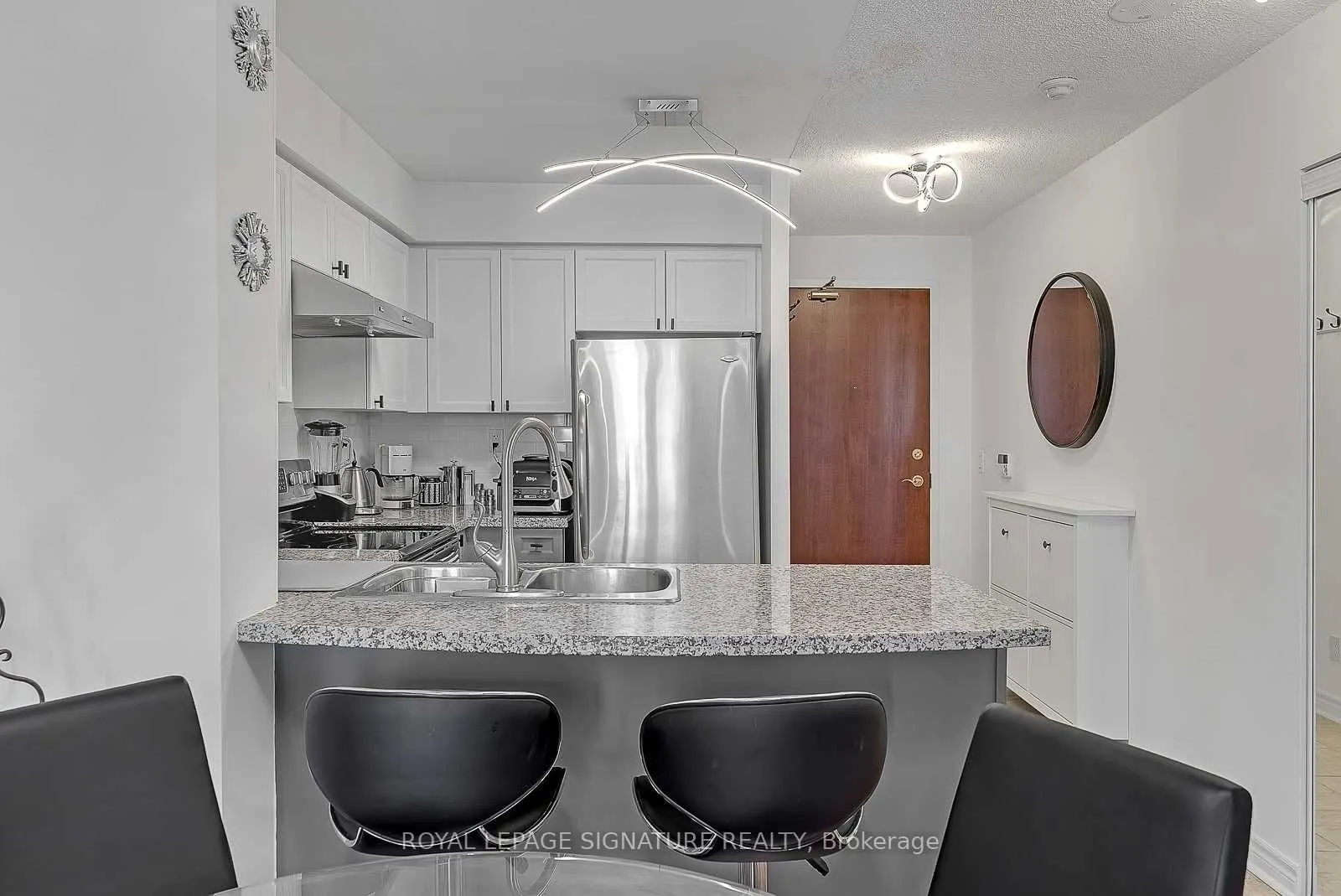 5 Michael Power Place, #1401