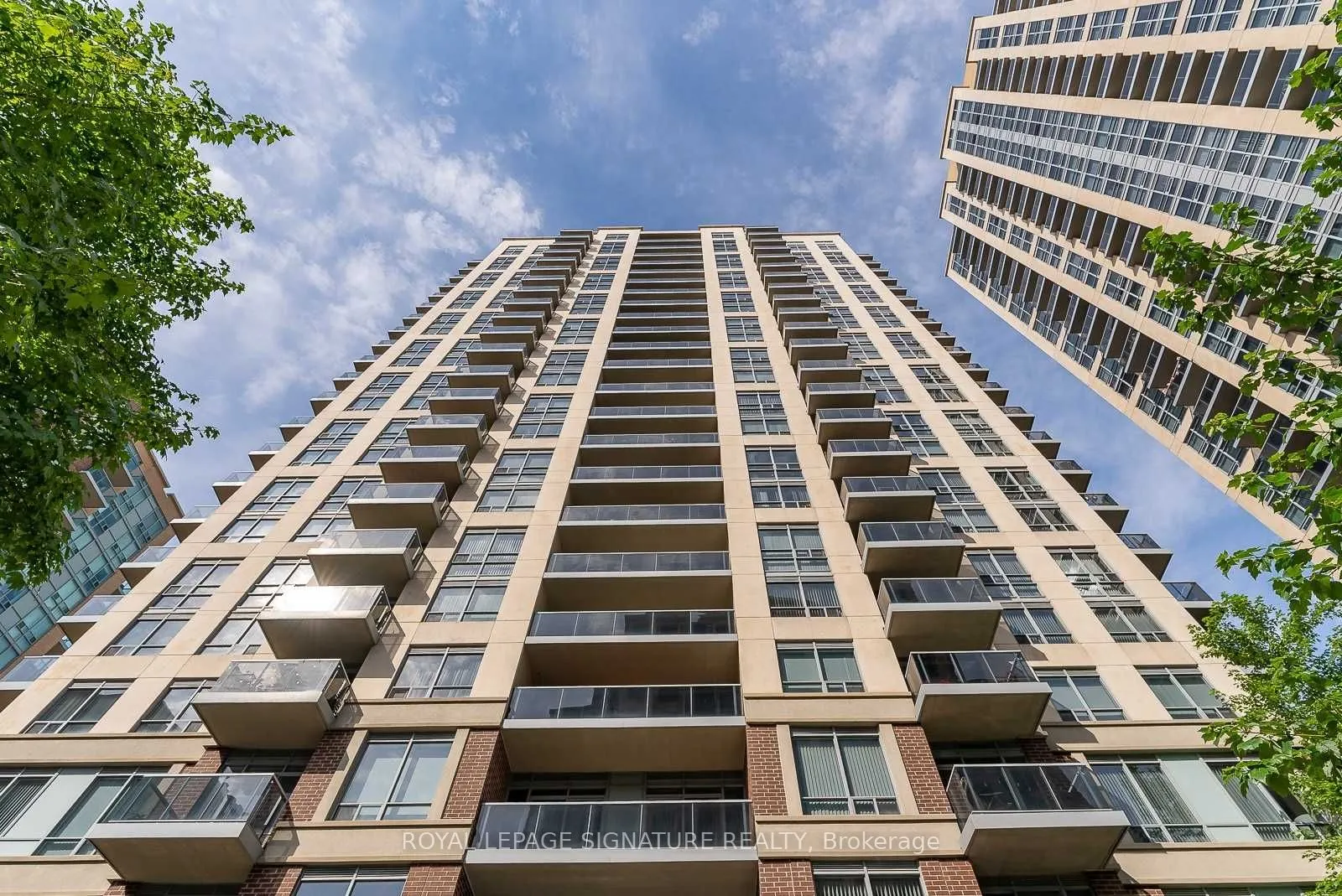 5 Michael Power Place, #1401
