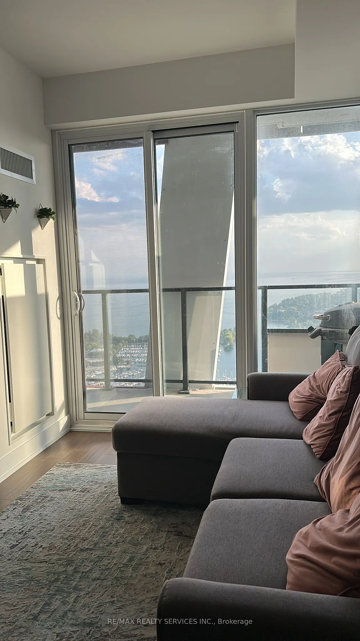 30 Shore Breeze Drive, #5009