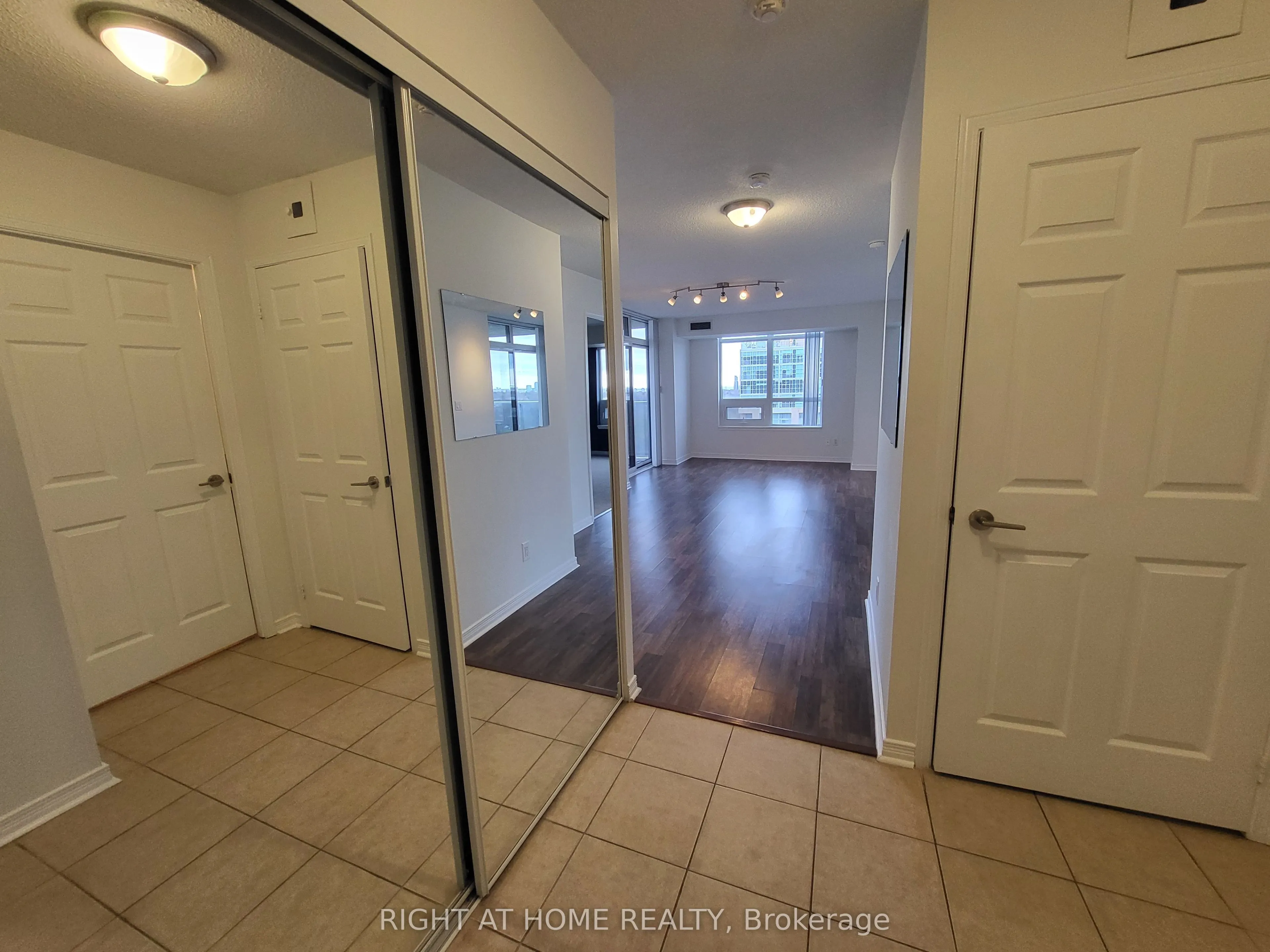 3 Michael Power Place, #1403