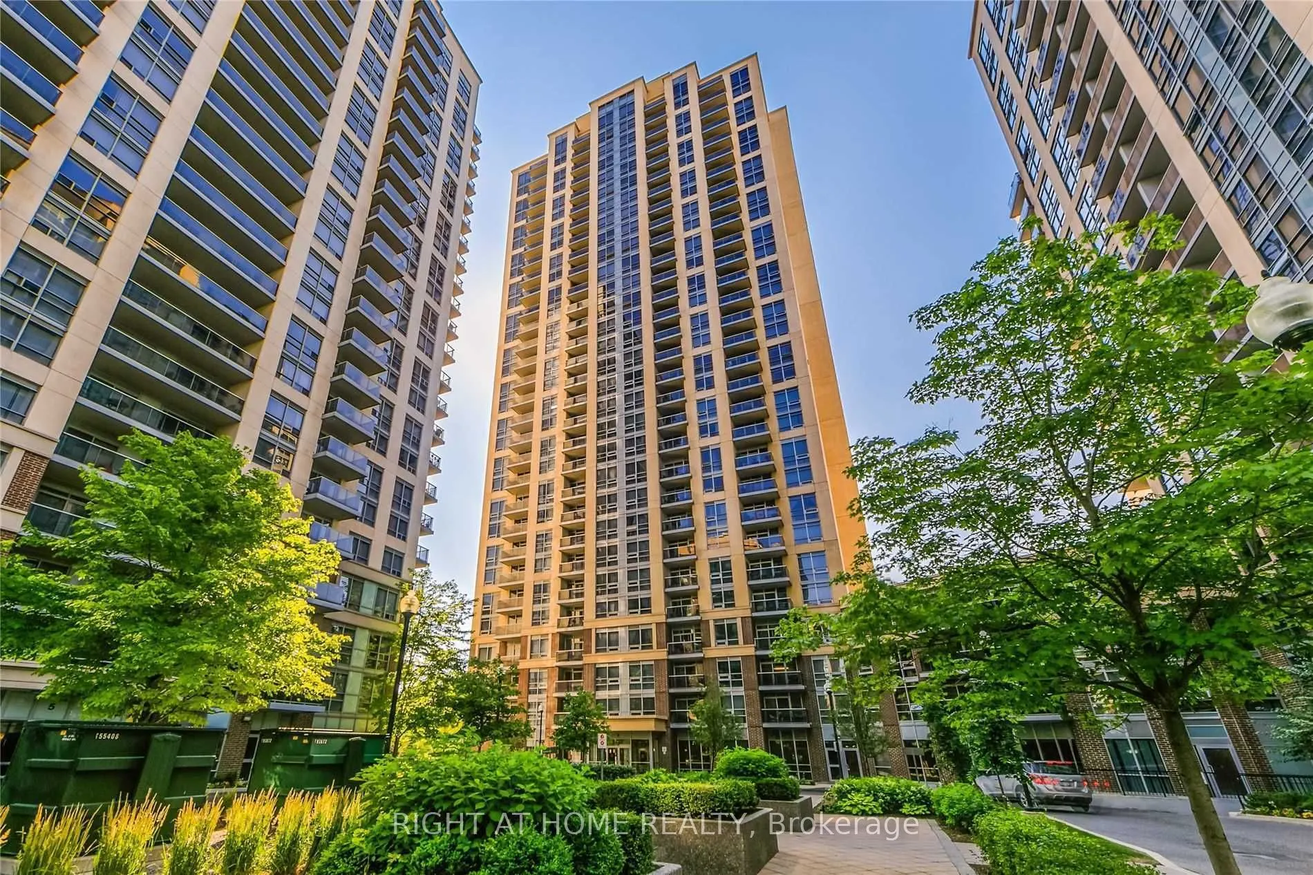 3 Michael Power Place, #1403