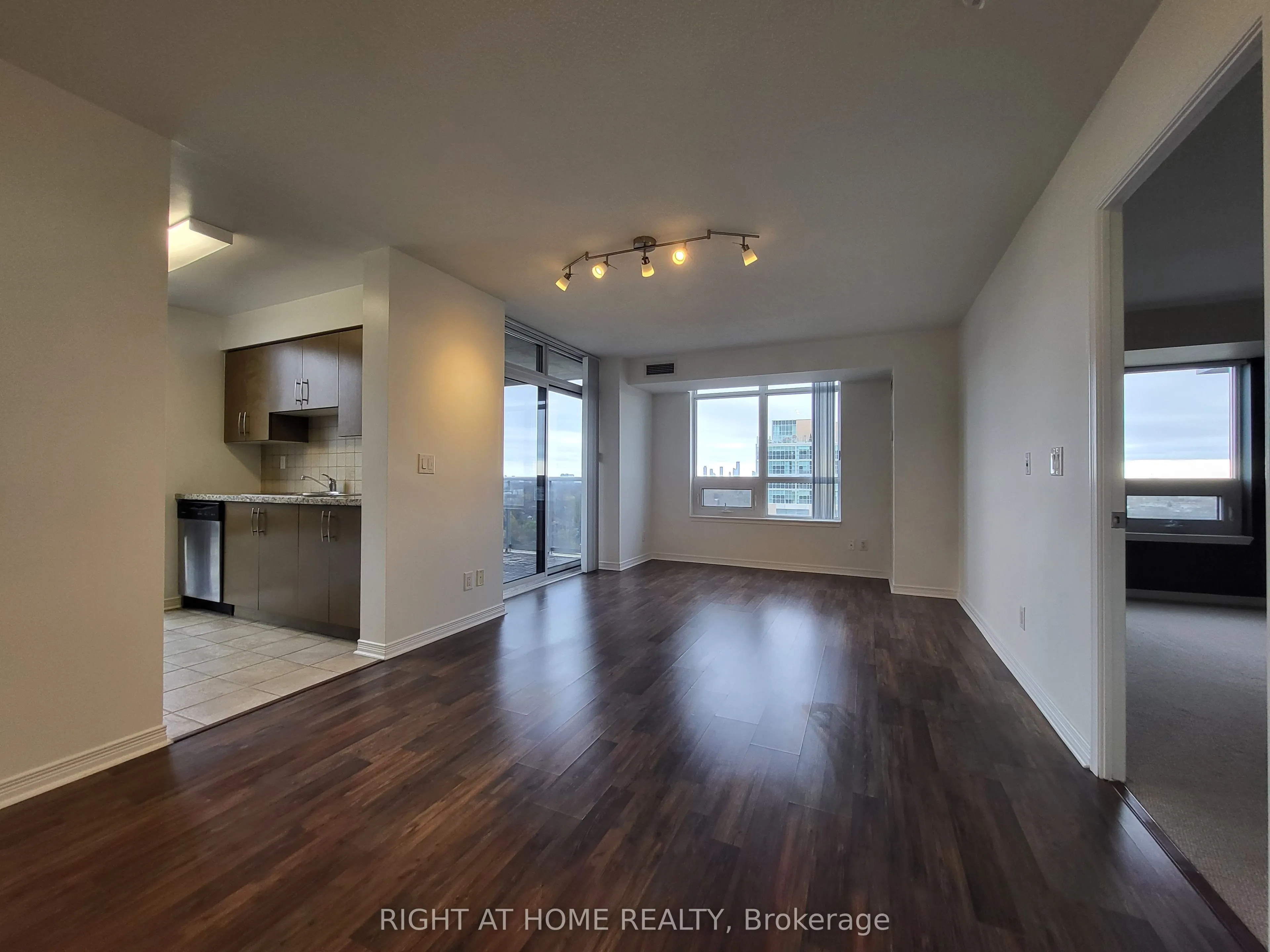 3 Michael Power Place, #1403