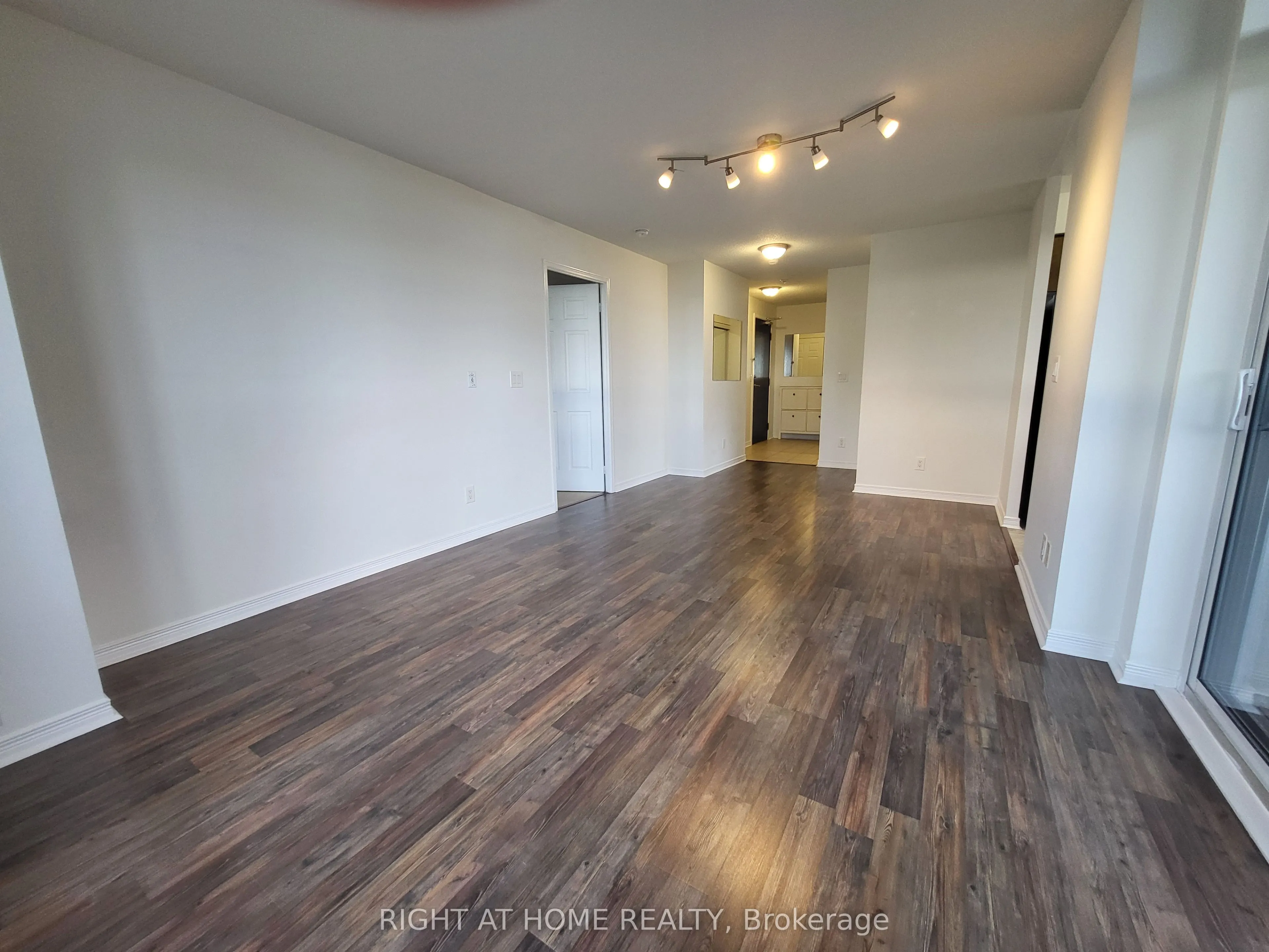 3 Michael Power Place, #1403