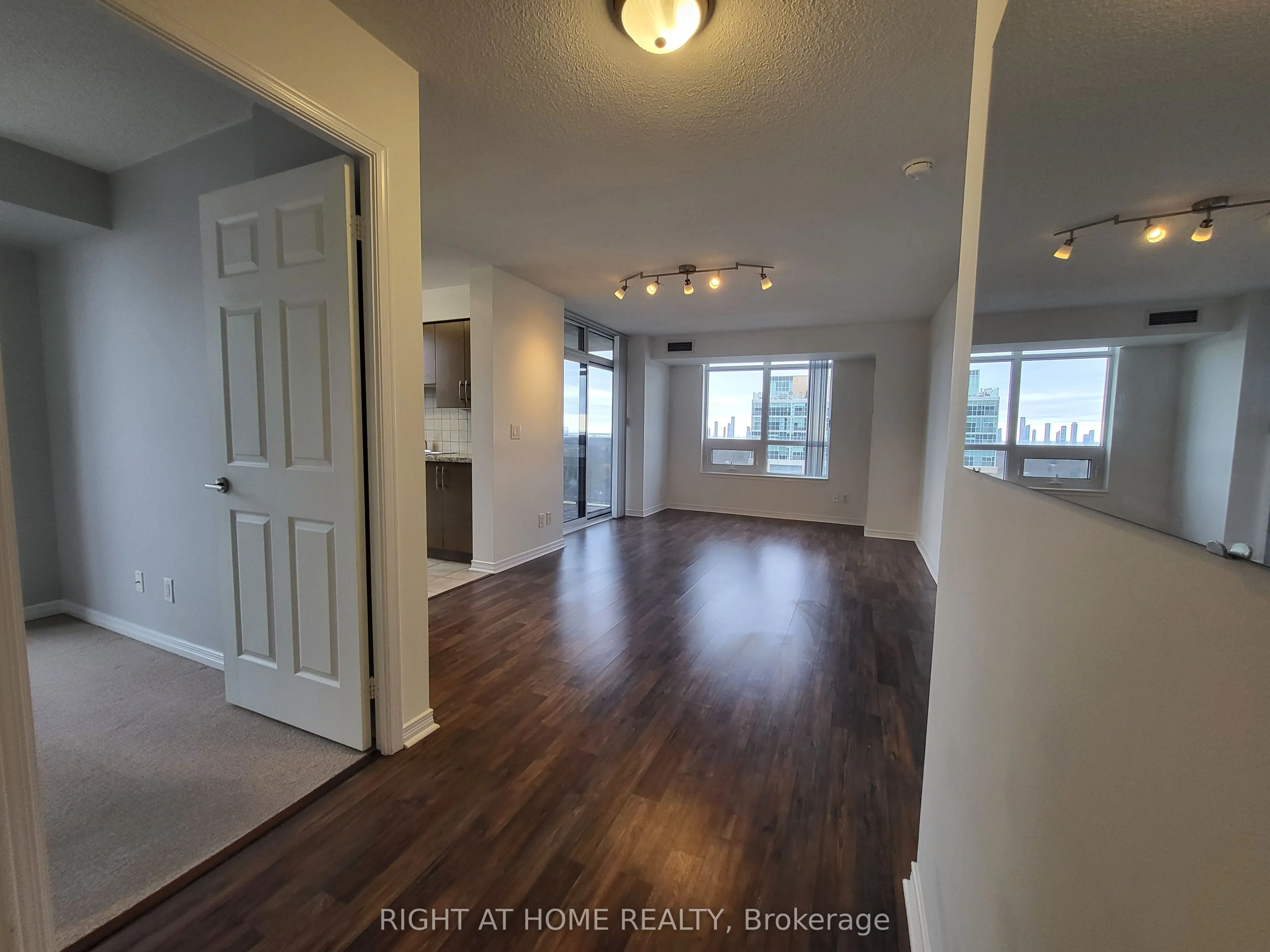 3 Michael Power Place, #1403