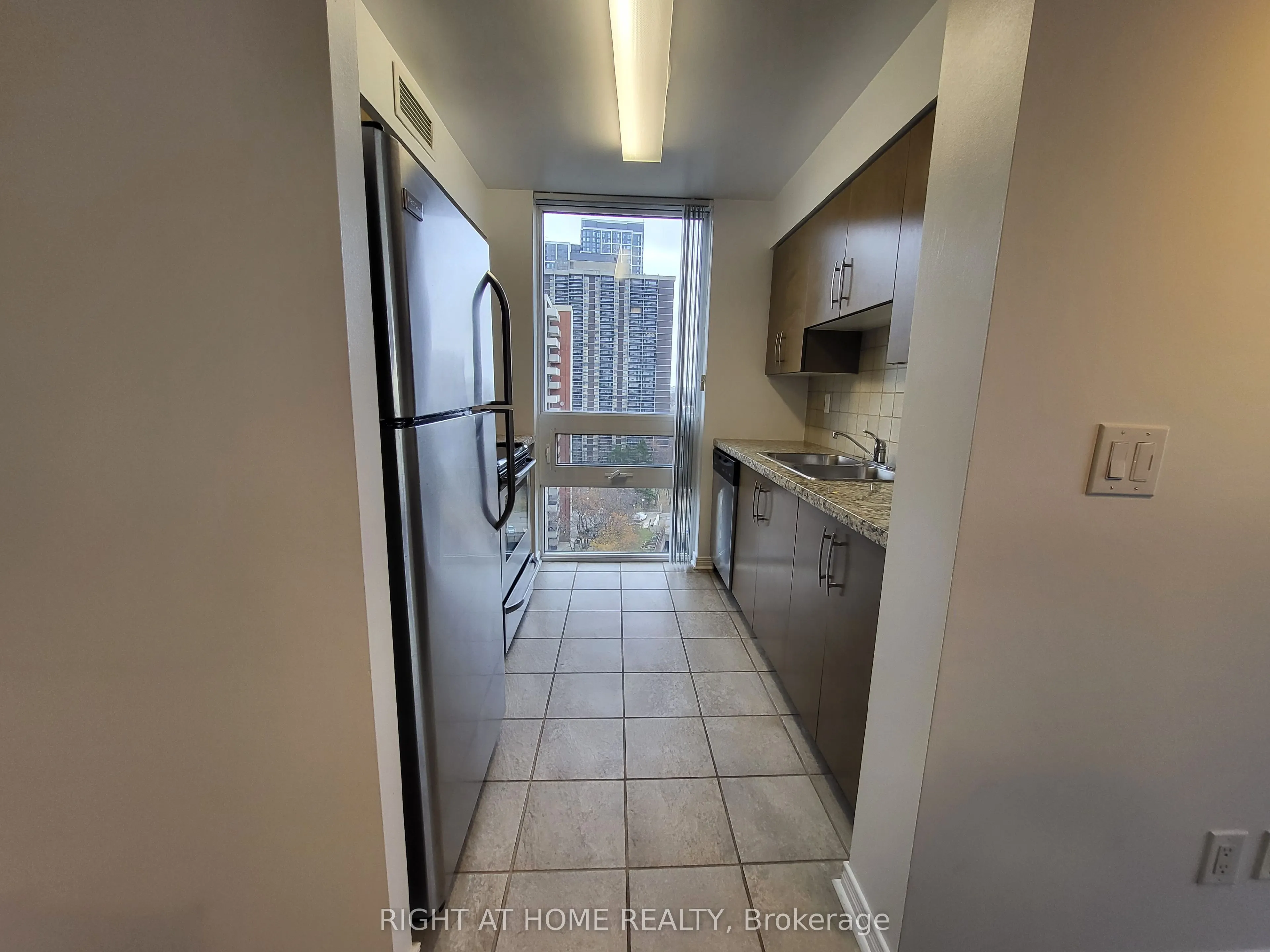 3 Michael Power Place, #1403