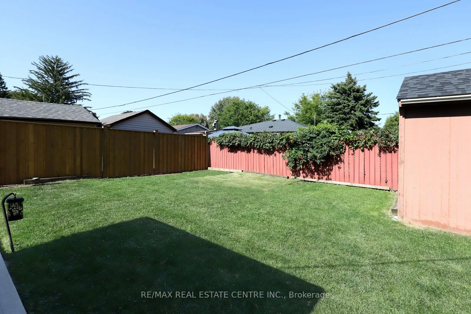 345 Maplewood Crescent