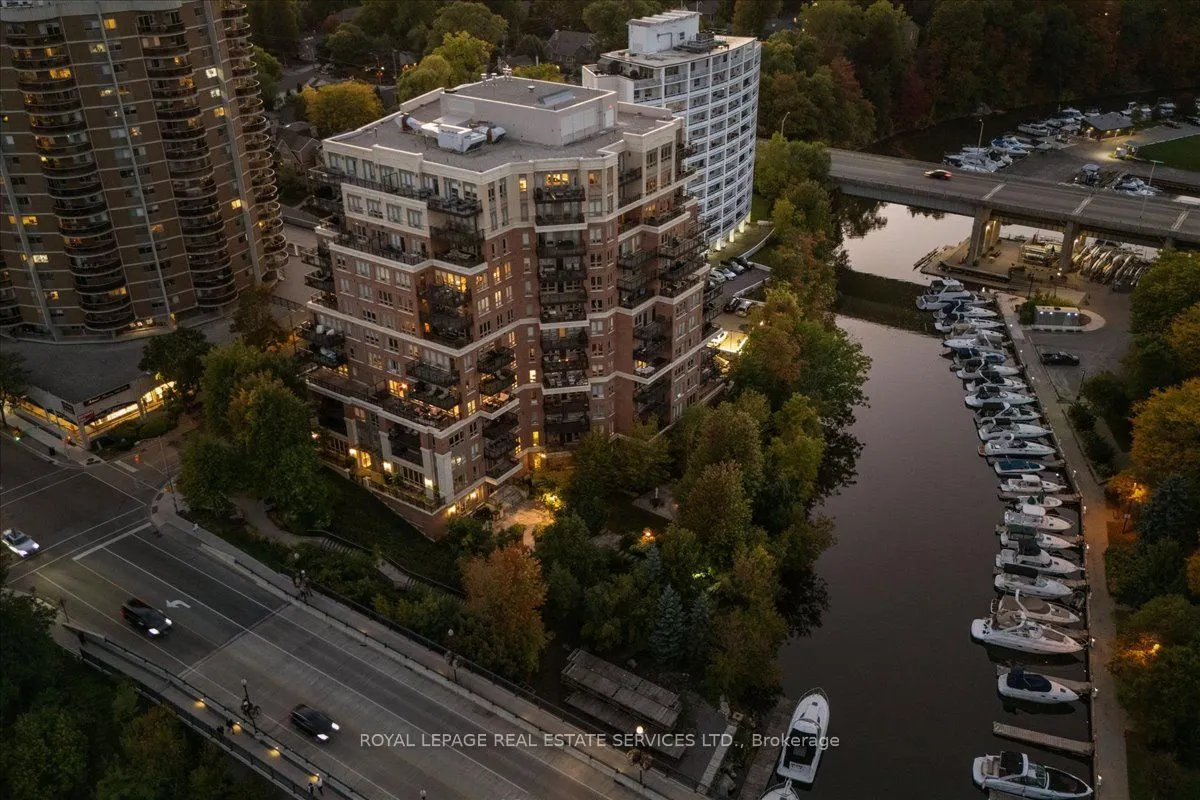 111 Forsythe Street, #401