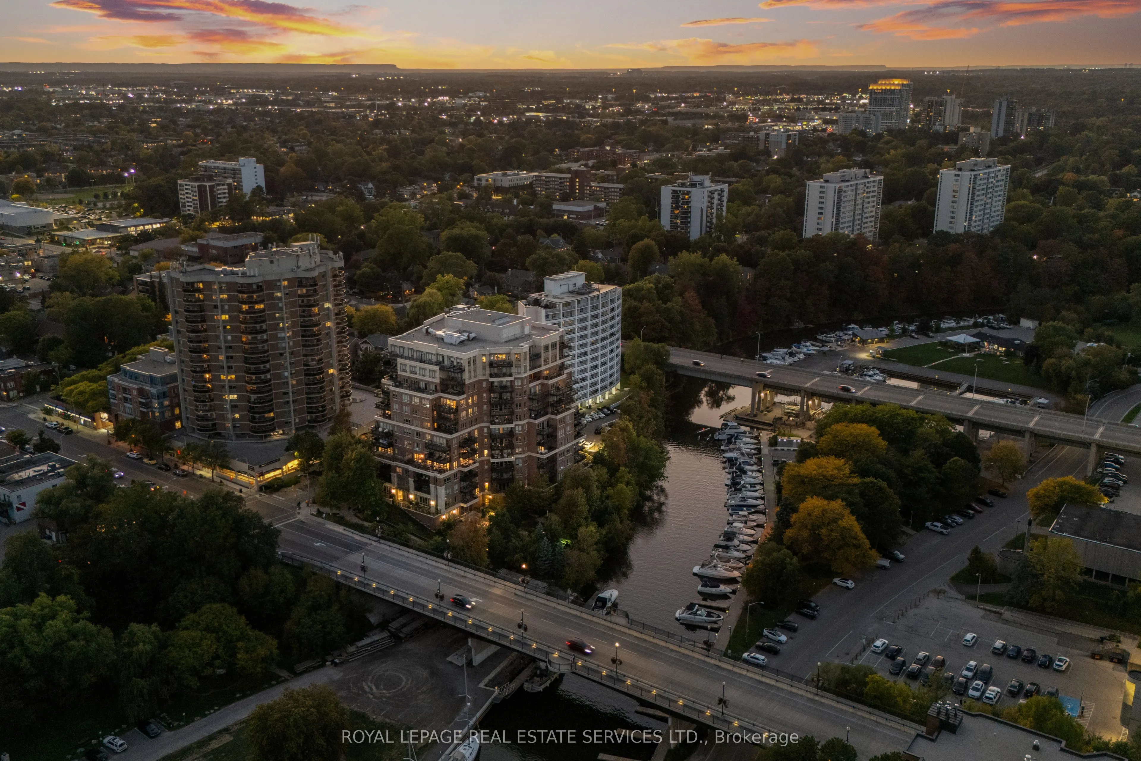 111 Forsythe Street, #401