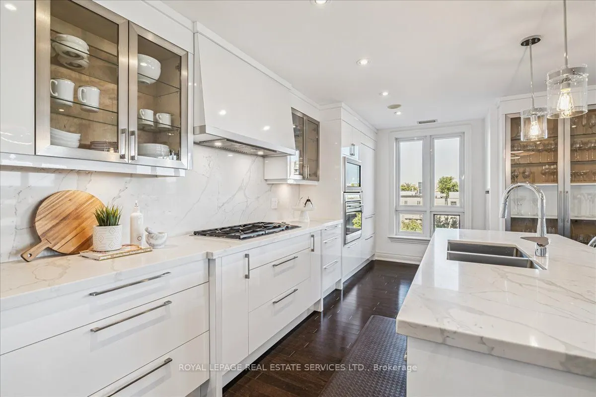 111 Forsythe Street, #401