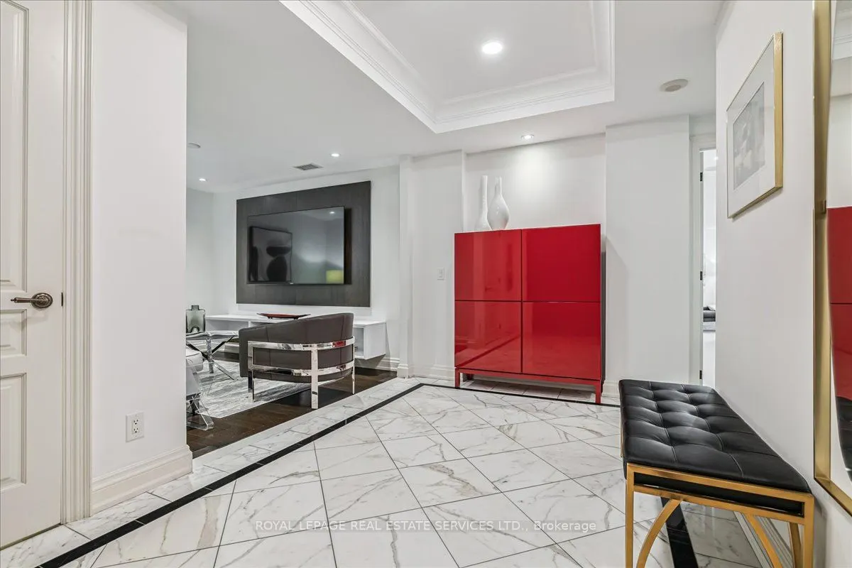 111 Forsythe Street, #401