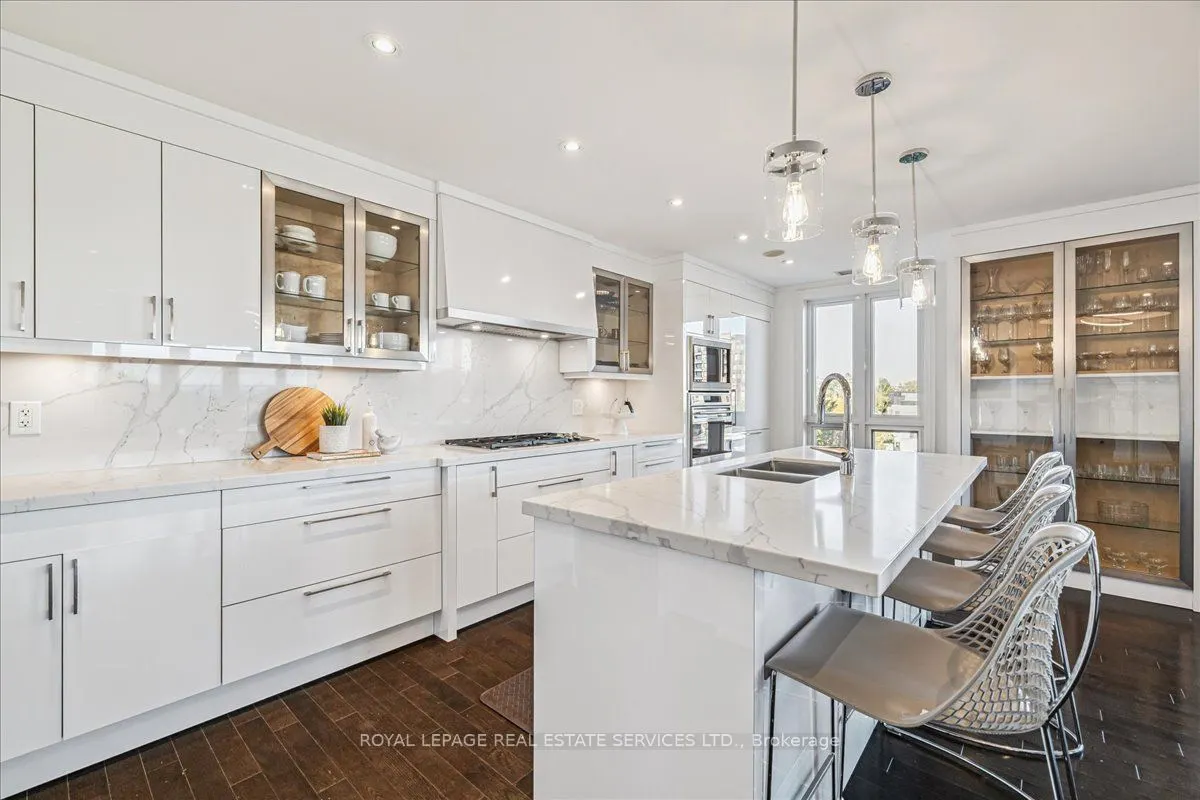 111 Forsythe Street, #401