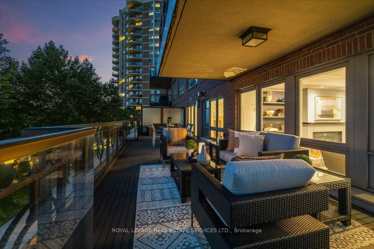 111 Forsythe Street, #401