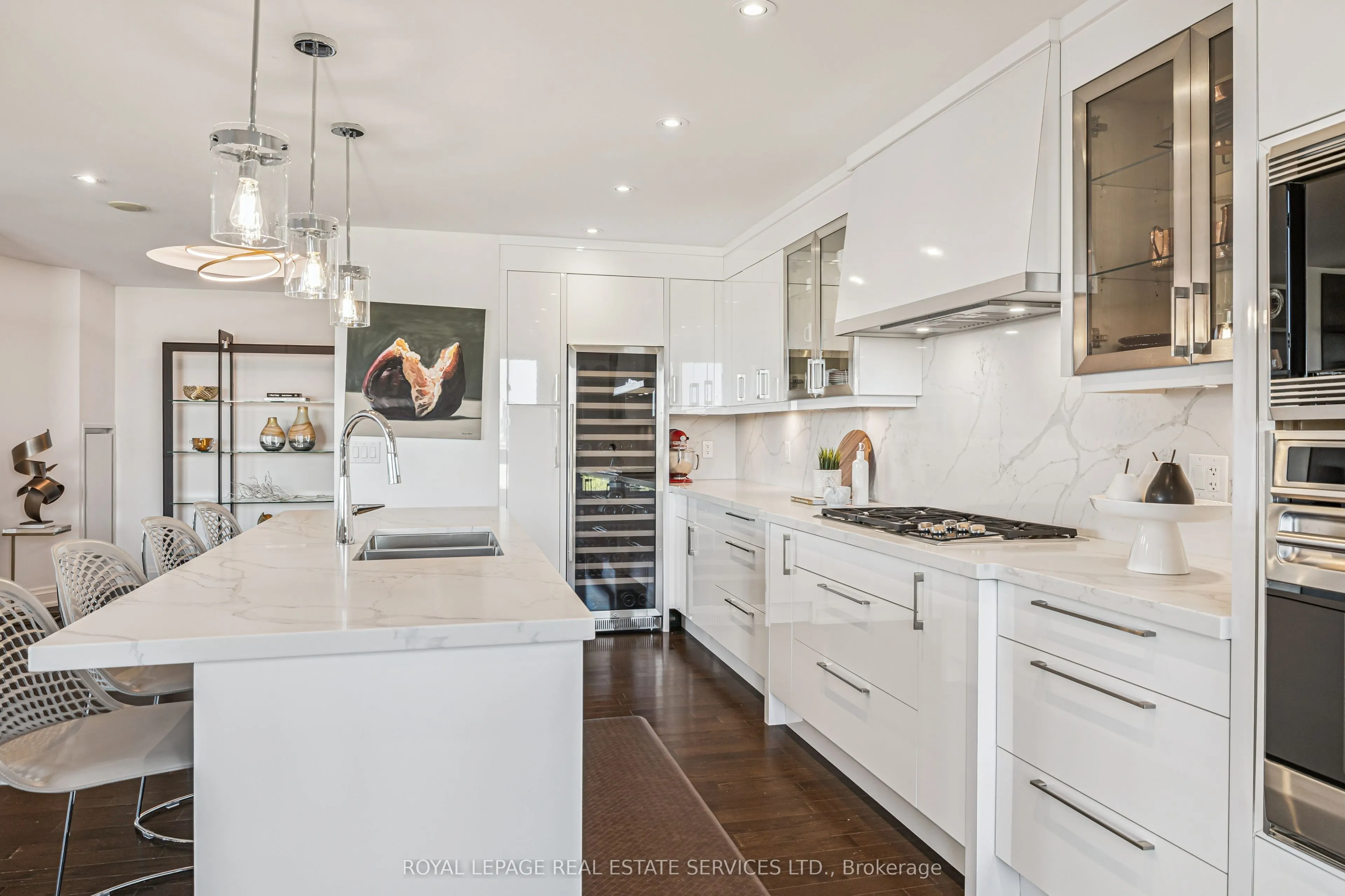 111 Forsythe Street, #401