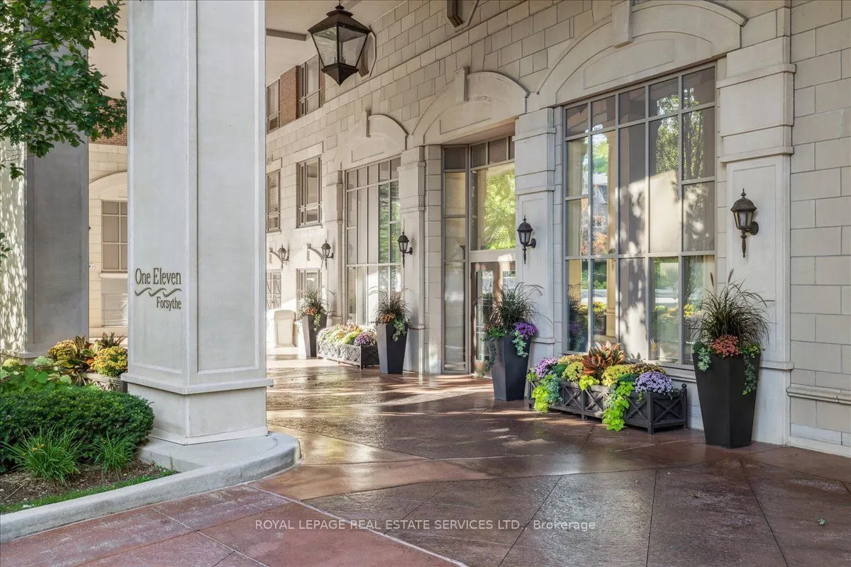111 Forsythe Street, #401